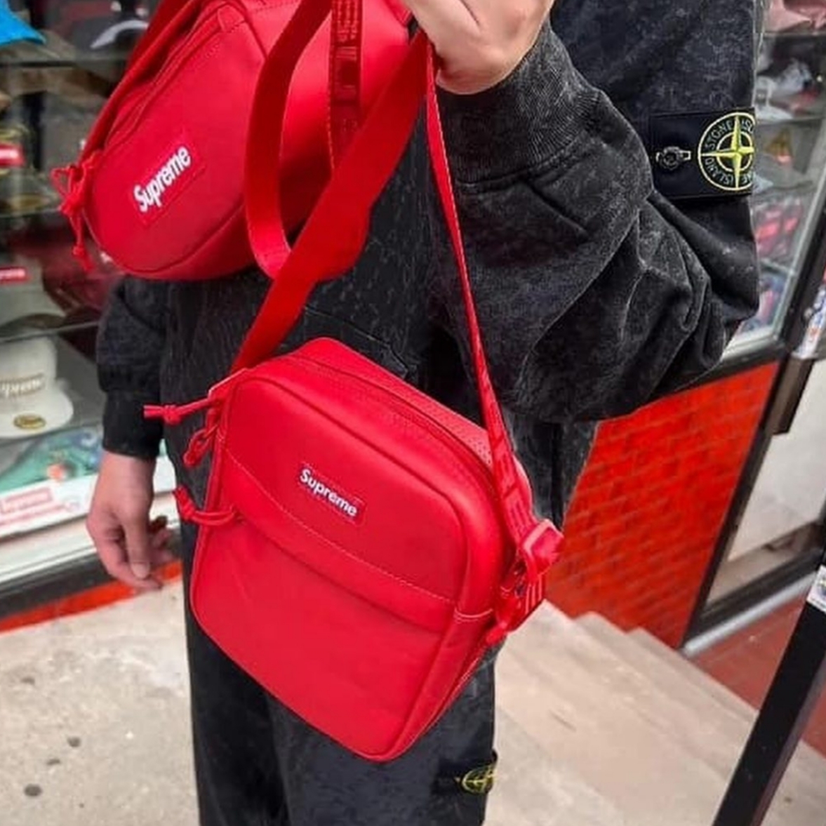 Supreme Leather Shoulder Bag Red - 23FW 착용 스타일