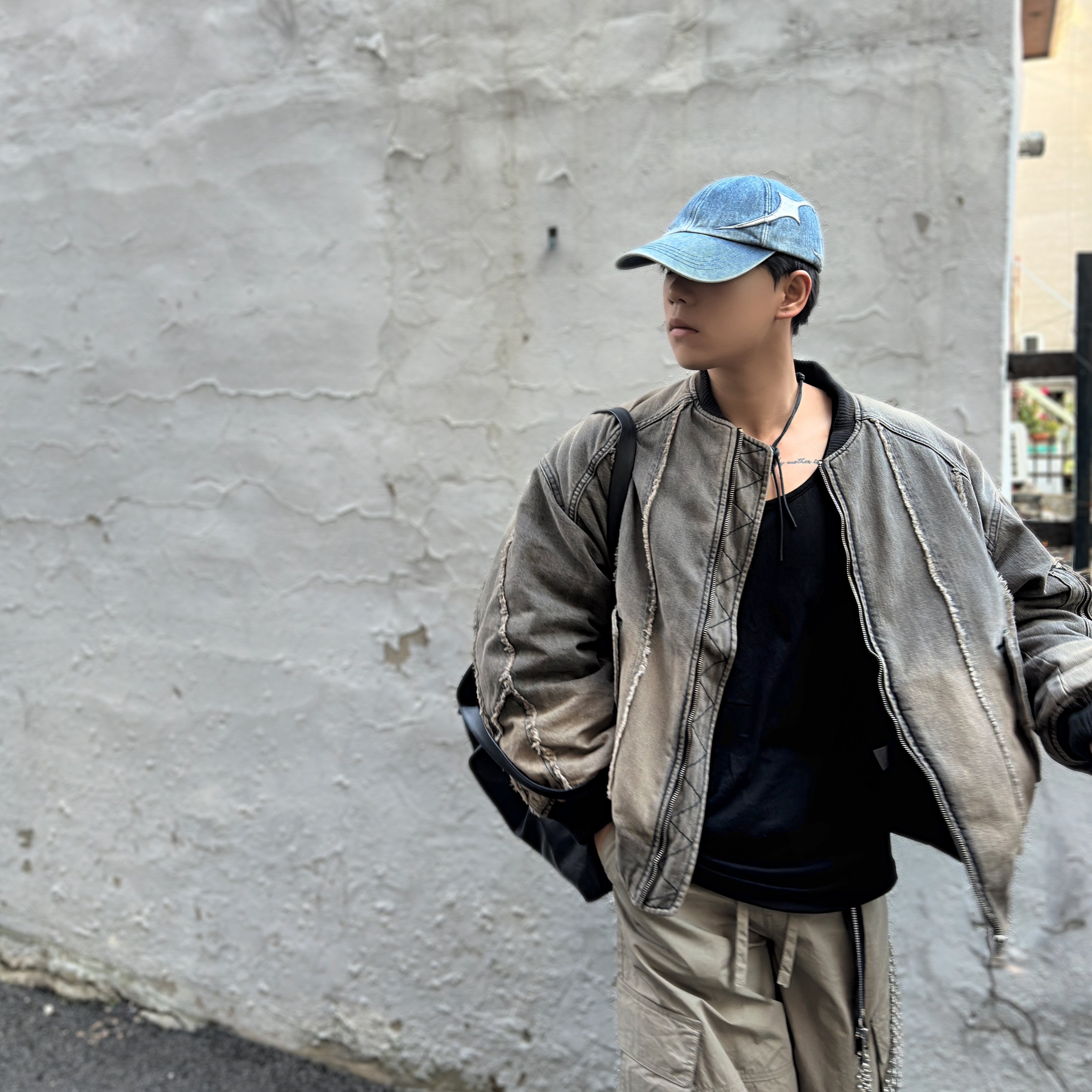 Thug Club x MCM Tribal Leather Cap Denim 착용 스타일 - 3