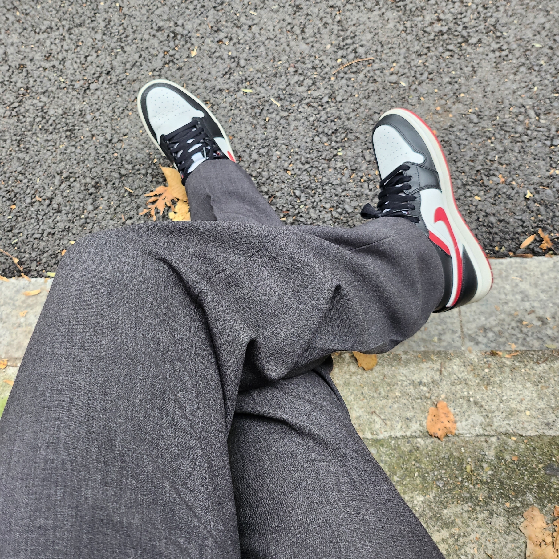 Jordan 1 Mid Gym Red Black White 착용 스타일