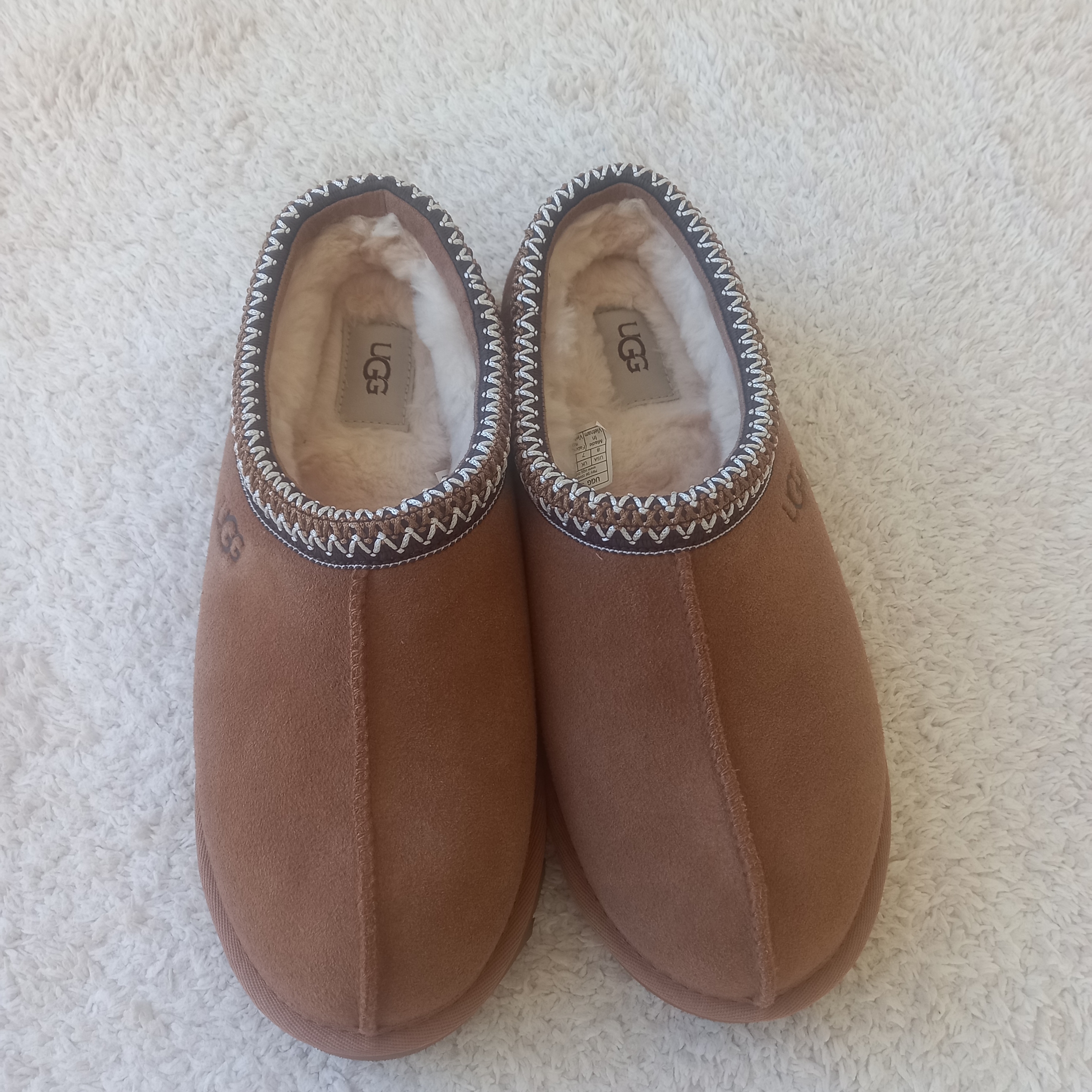 UGG Tasman Slipper Chestnut 착용 스타일 - 3