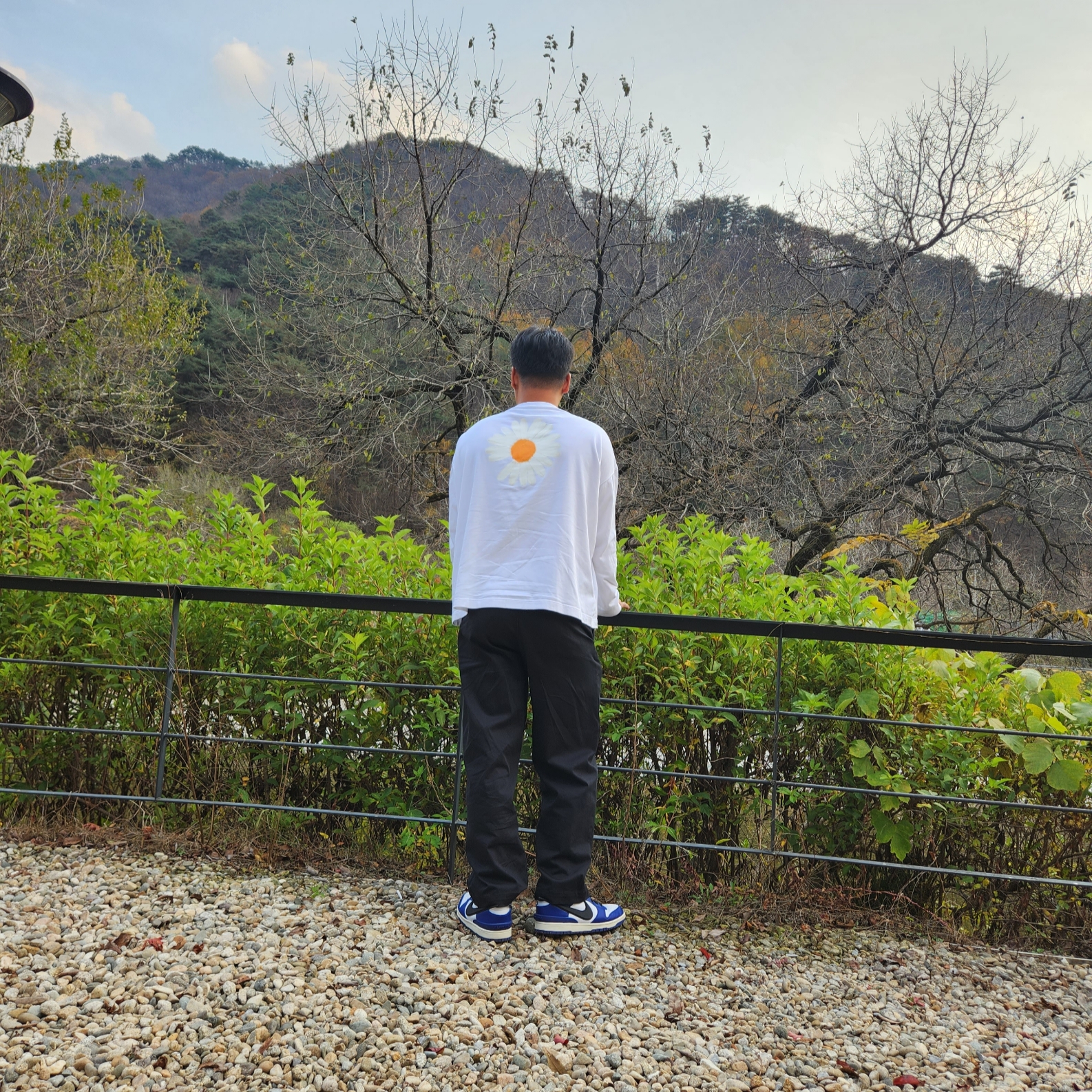 Nike x Peaceminusone LS T-Shirt White (DR0098-100), Nike x Ambush Dunk High Deep Royal Blue 착용 스타일