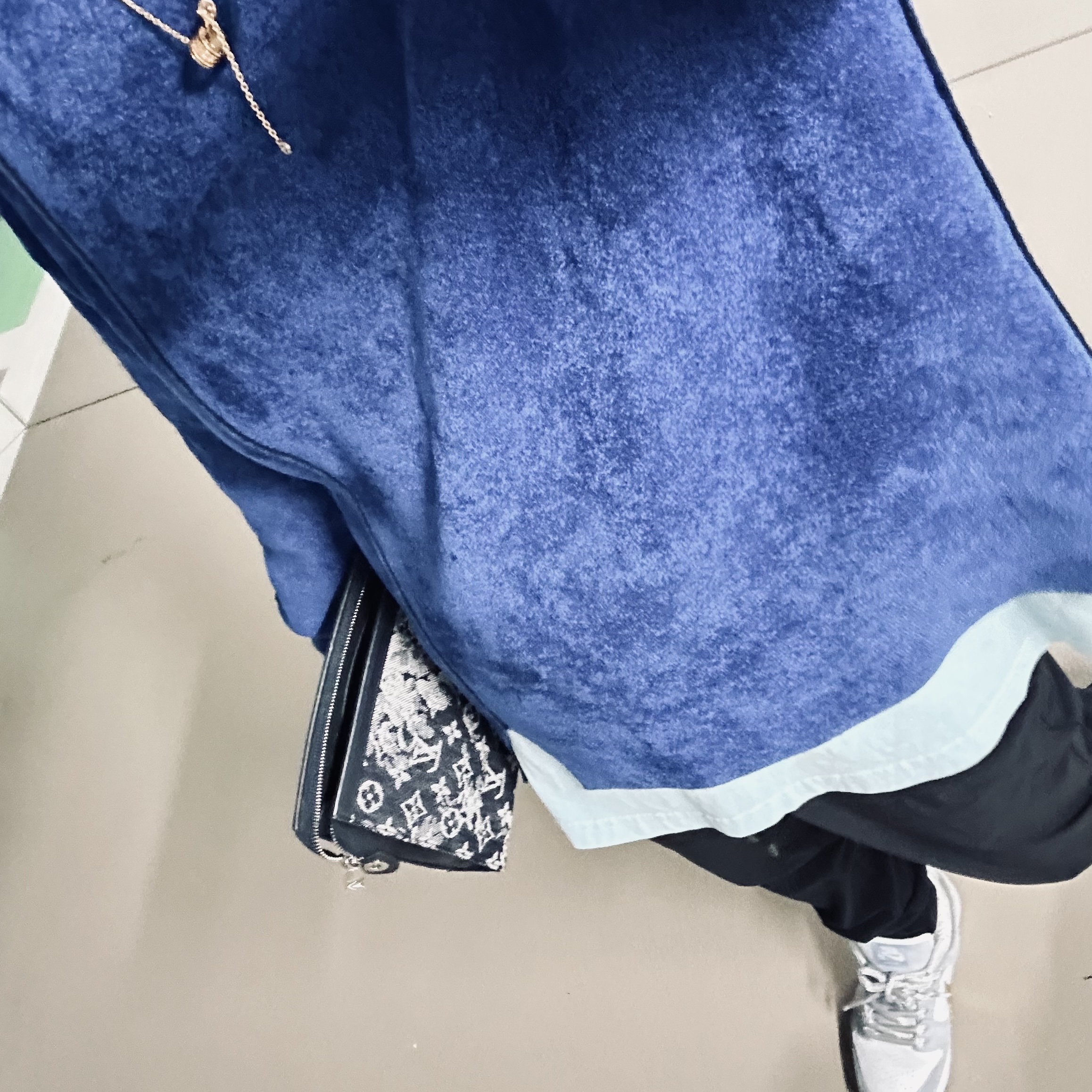 Bulgari B.Zero1 Necklace Small Round Pendant Rose Gold, Dior B27 Low-Top Sneakers Gray 착용 스타일 - 1