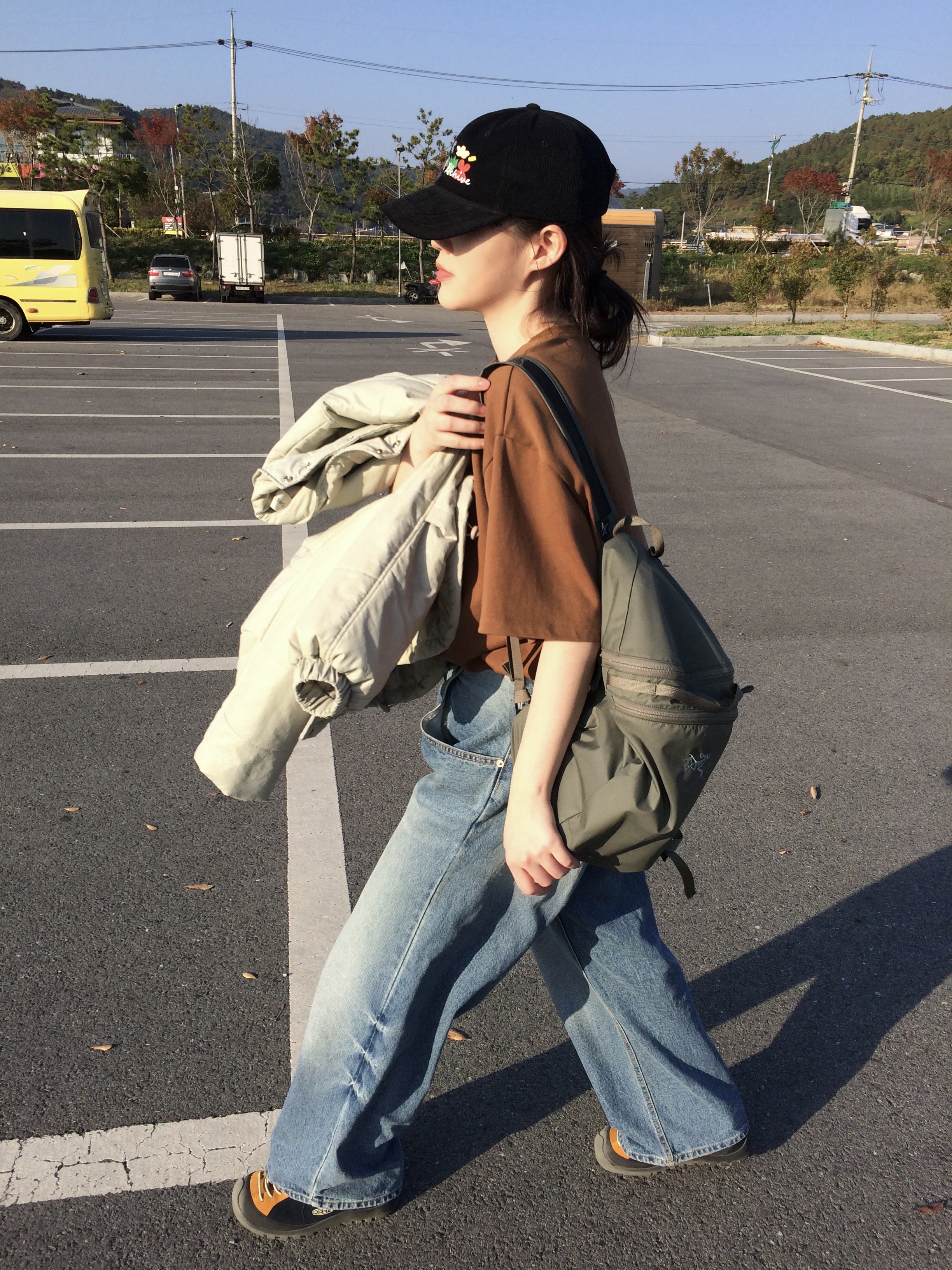 Arc'teryx Heliad 15 Backpack Forage, (W) Keen Jasper Rocks SP Sneakers Naval Academy Curry 착용 스타일 - 1