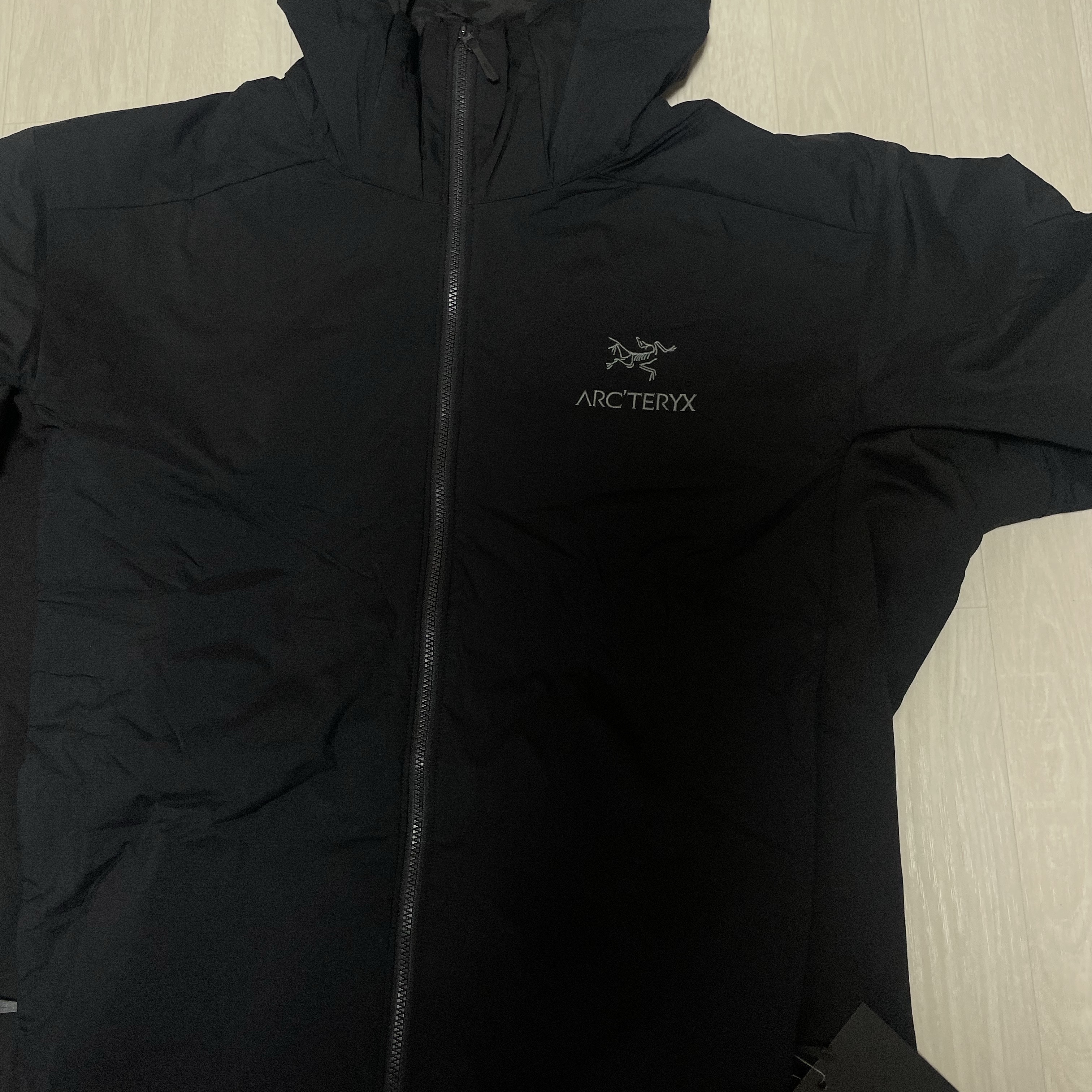 Arc'teryx Atom Hoody Black 착용 스타일
