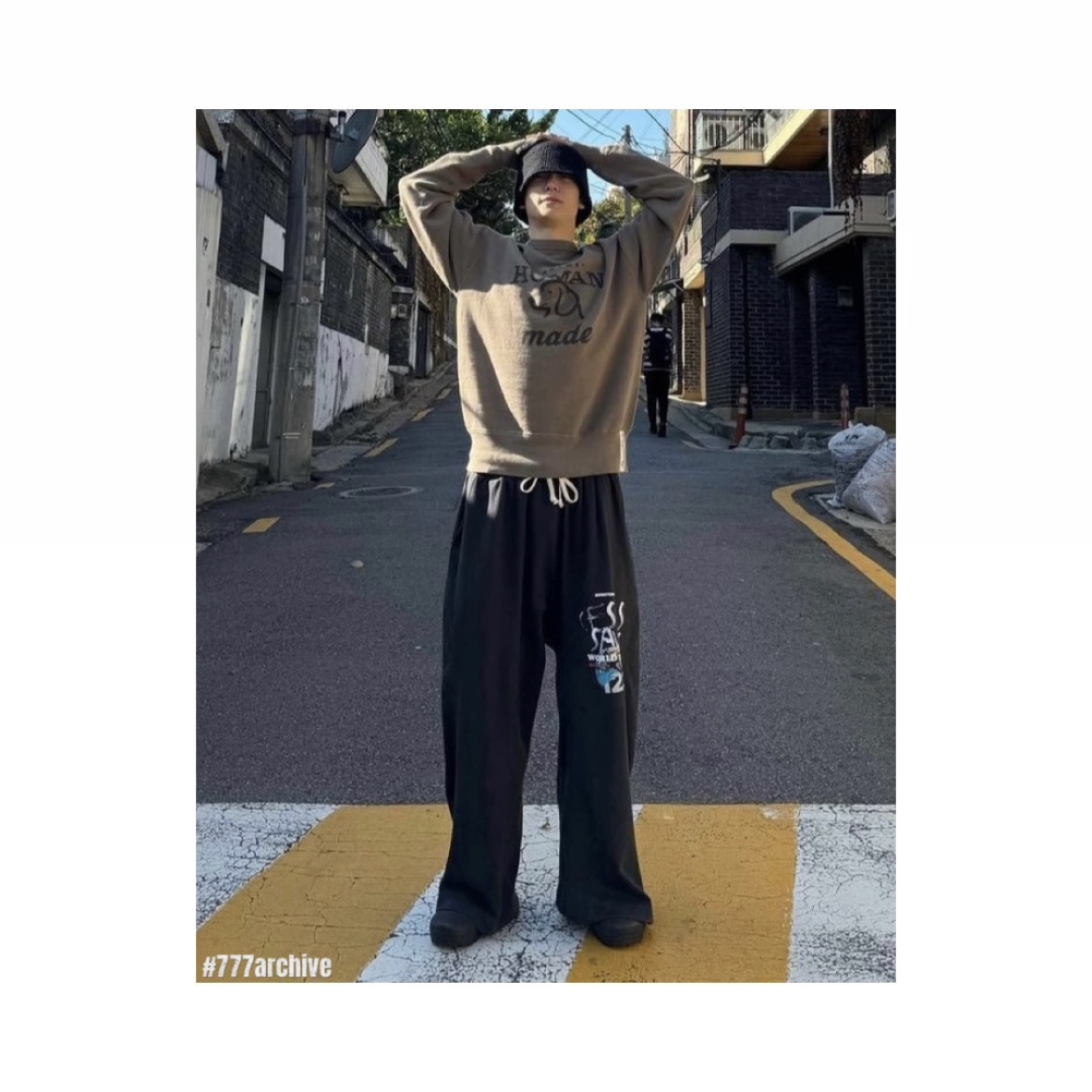 Human Made Tsuriami Sweatshirt Green 착용 스타일 - 5