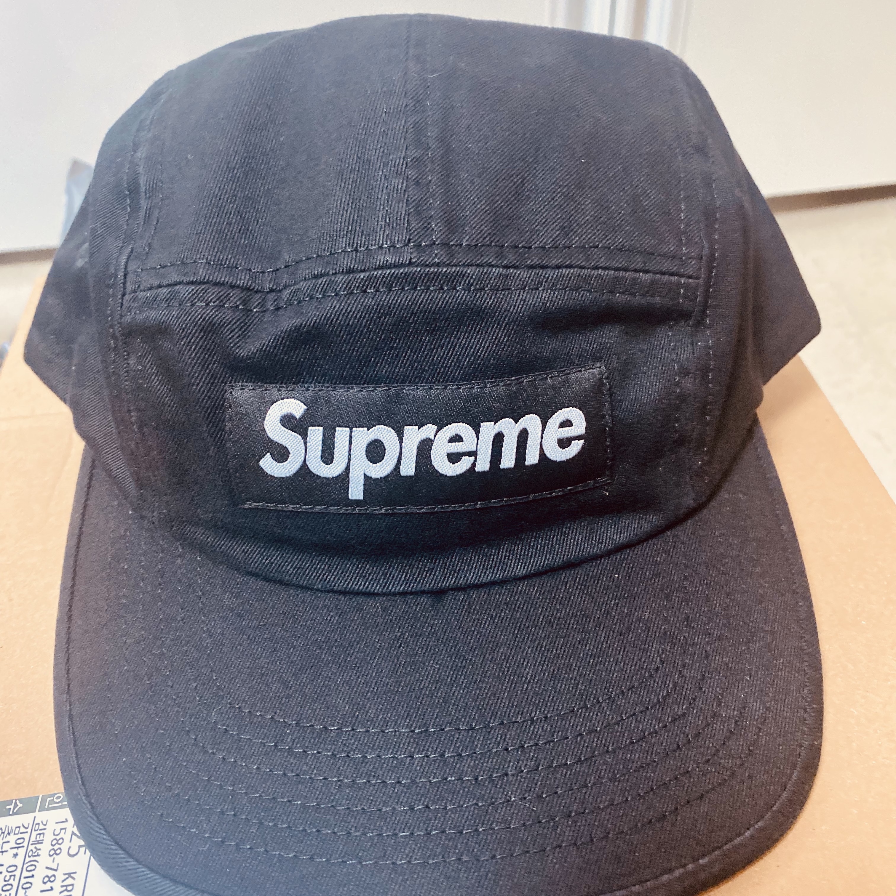 Supreme Washed Chino Twill Camp Cap Black 착용 스타일