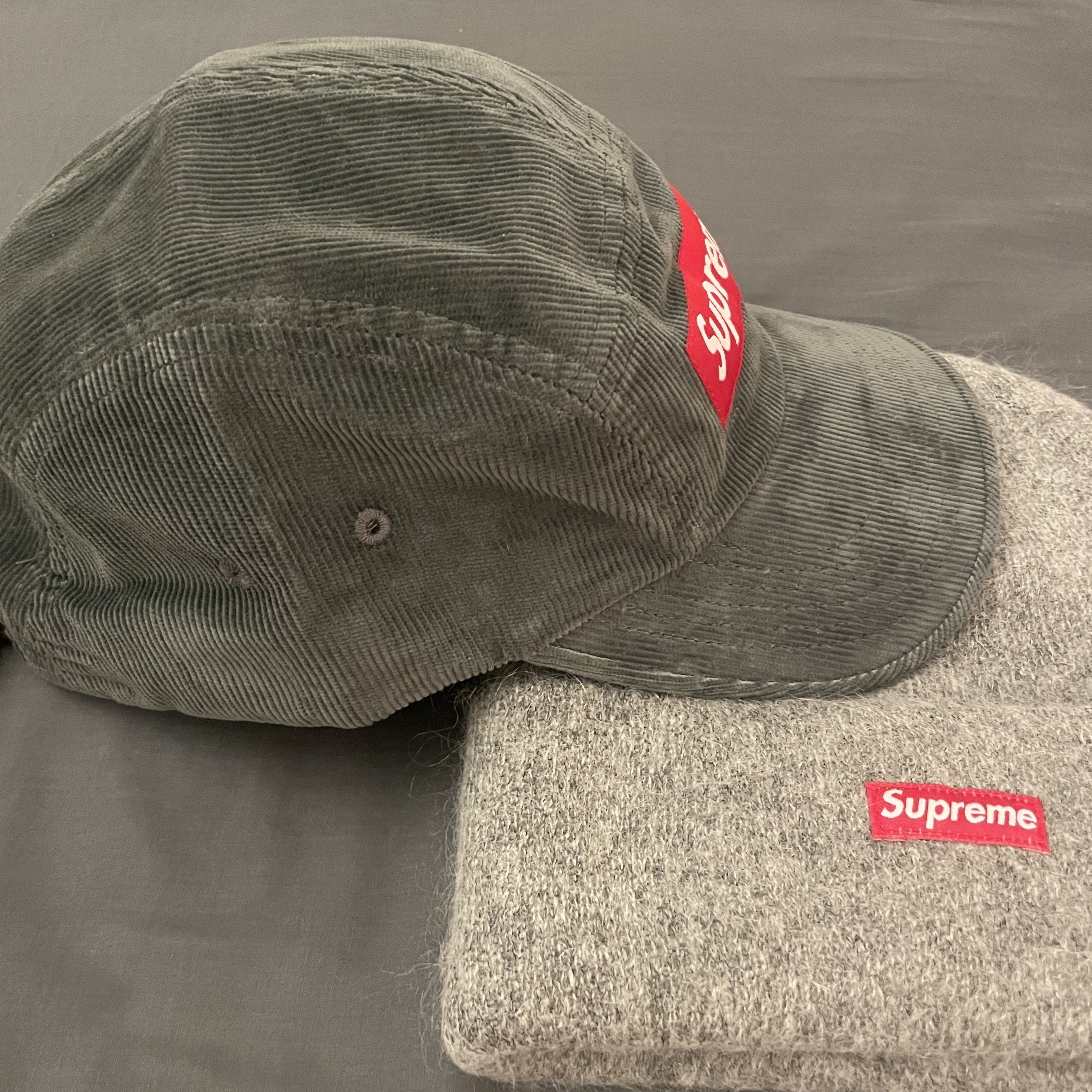 Supreme Corduroy Camp Cap Grey - 23FW, Supreme Mohair Beanie Heather Grey - 23FW 착용 스타일