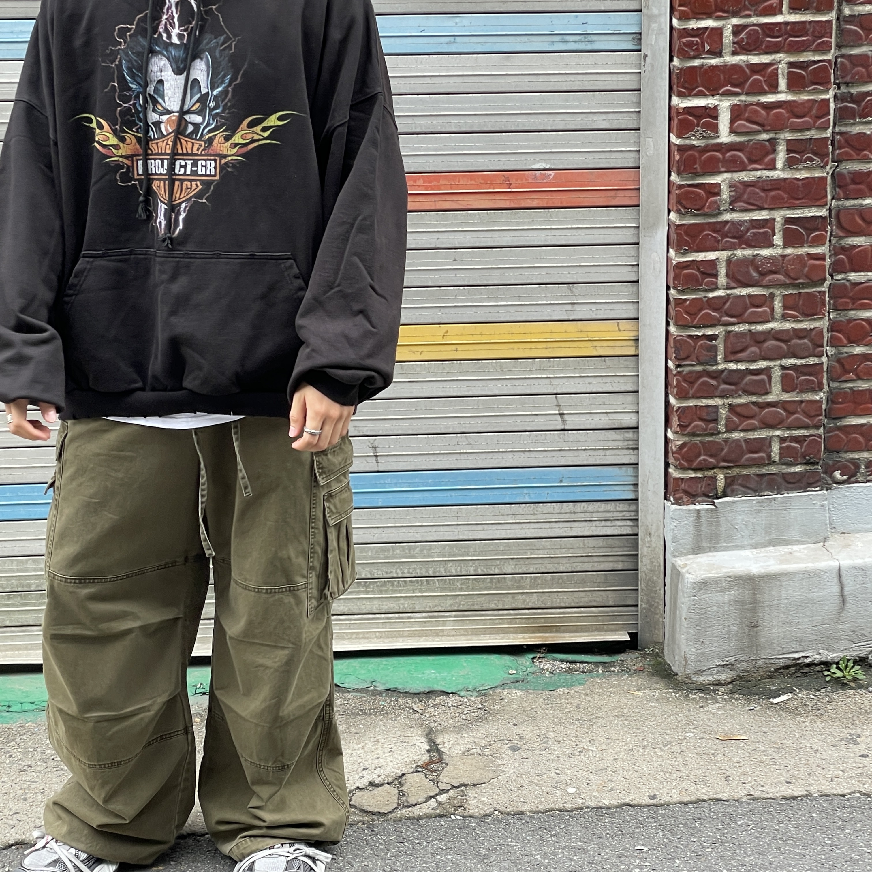 Project G/R x Insane Garage Clown Bike Hoodie Black, Balenciaga 3XL Mule Grey White Red 착용 스타일 - 4