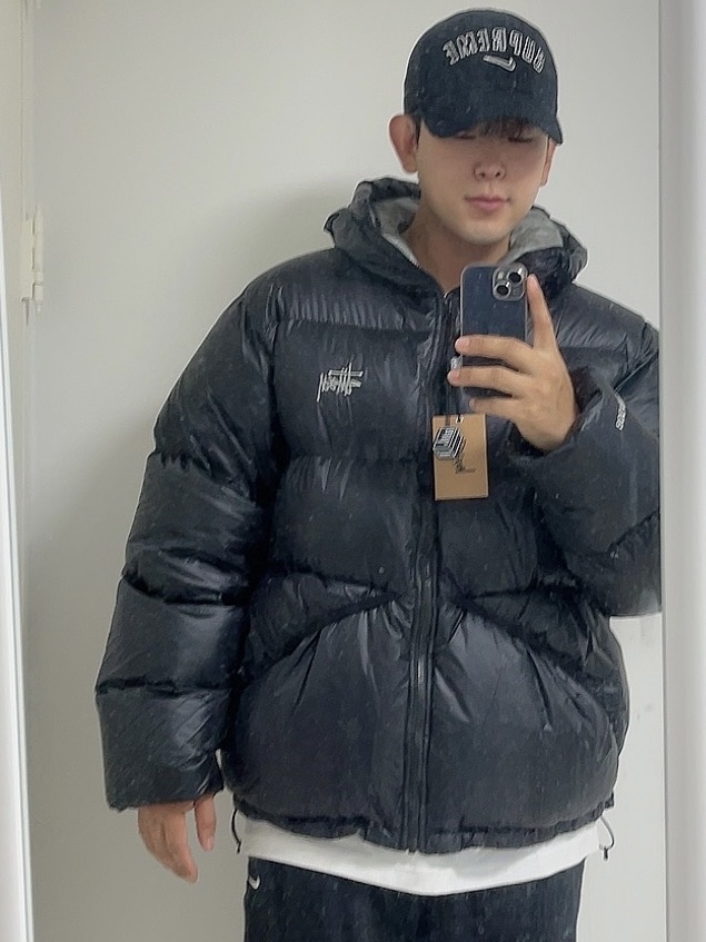 Stussy Down Parka Micro Ripstop Phantom Black, Supreme x Nike Arc Corduroy 6-Panel Black - 22SS 착용 스타일 - 1