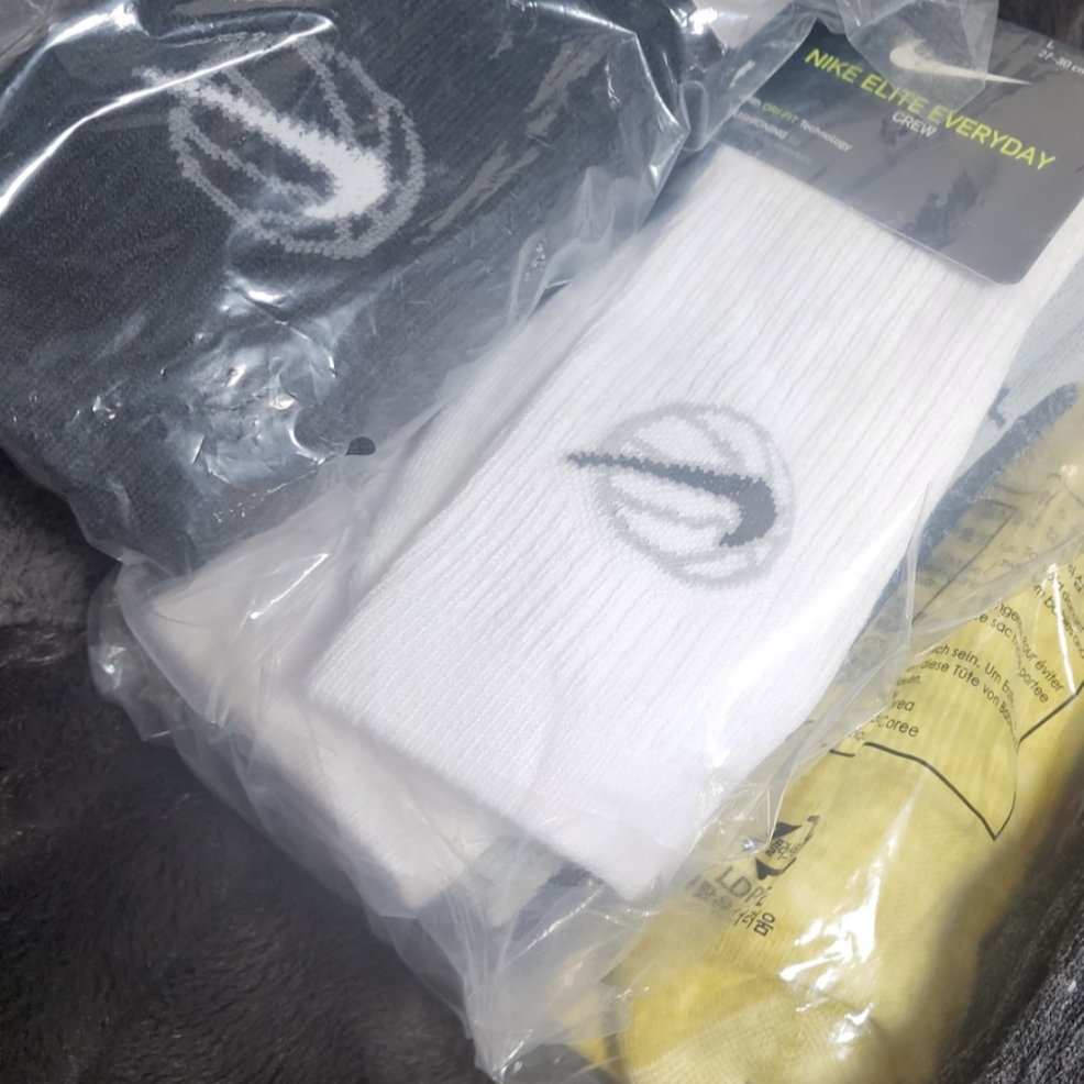 Nike Everyday Crew Basketball Socks Black White (3 Pack/Korean Ver.) 착용 스타일