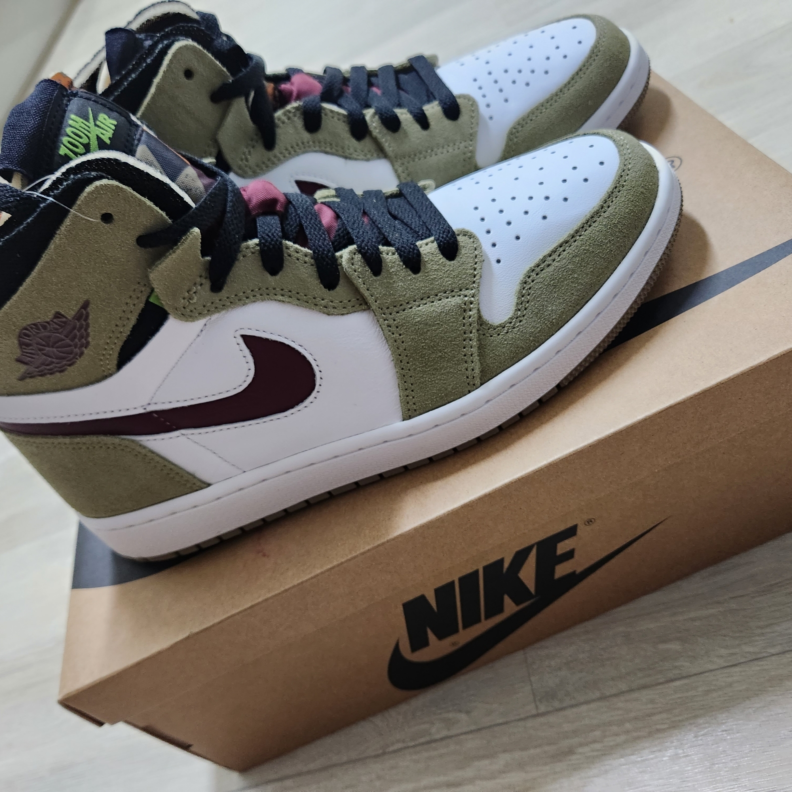 Jordan 1 Zoom Air CMFT Neutral Olive 착용 스타일