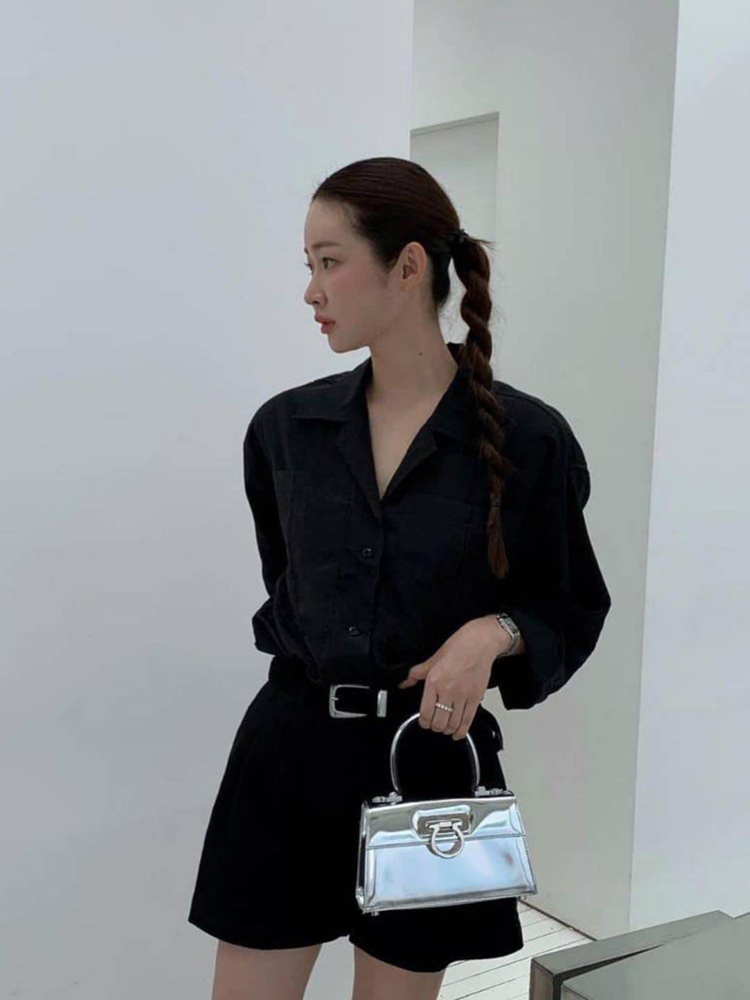 Ferragamo Reversible and Adjustable Belt with Rectangular Buckle Black Hickory, (W) Celine Medium Western Belt in Taurillon Leather Black 착용 스타일 - 3
