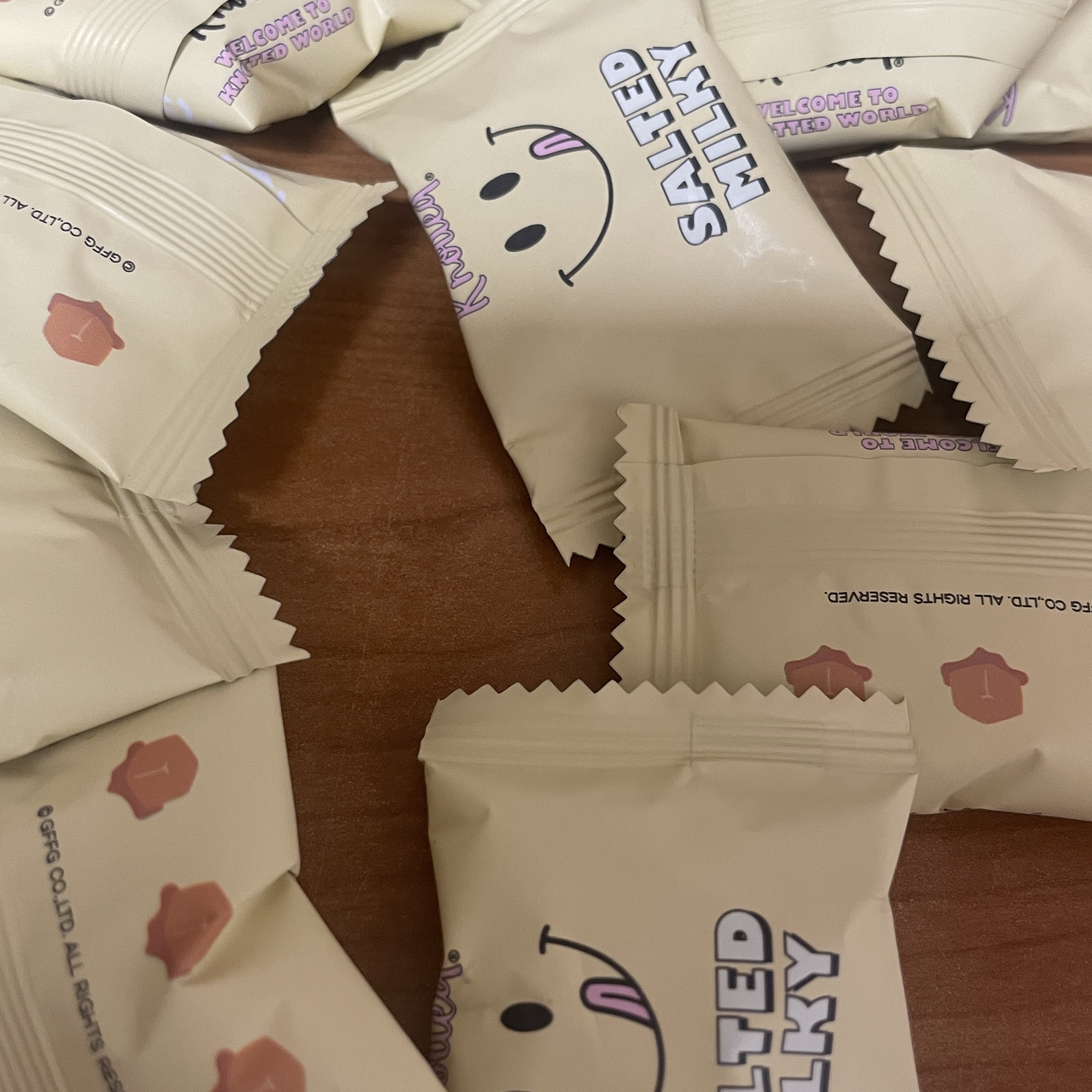 Knotted Salted Milky Farm Caramel Yellow 착용 스타일 - 2