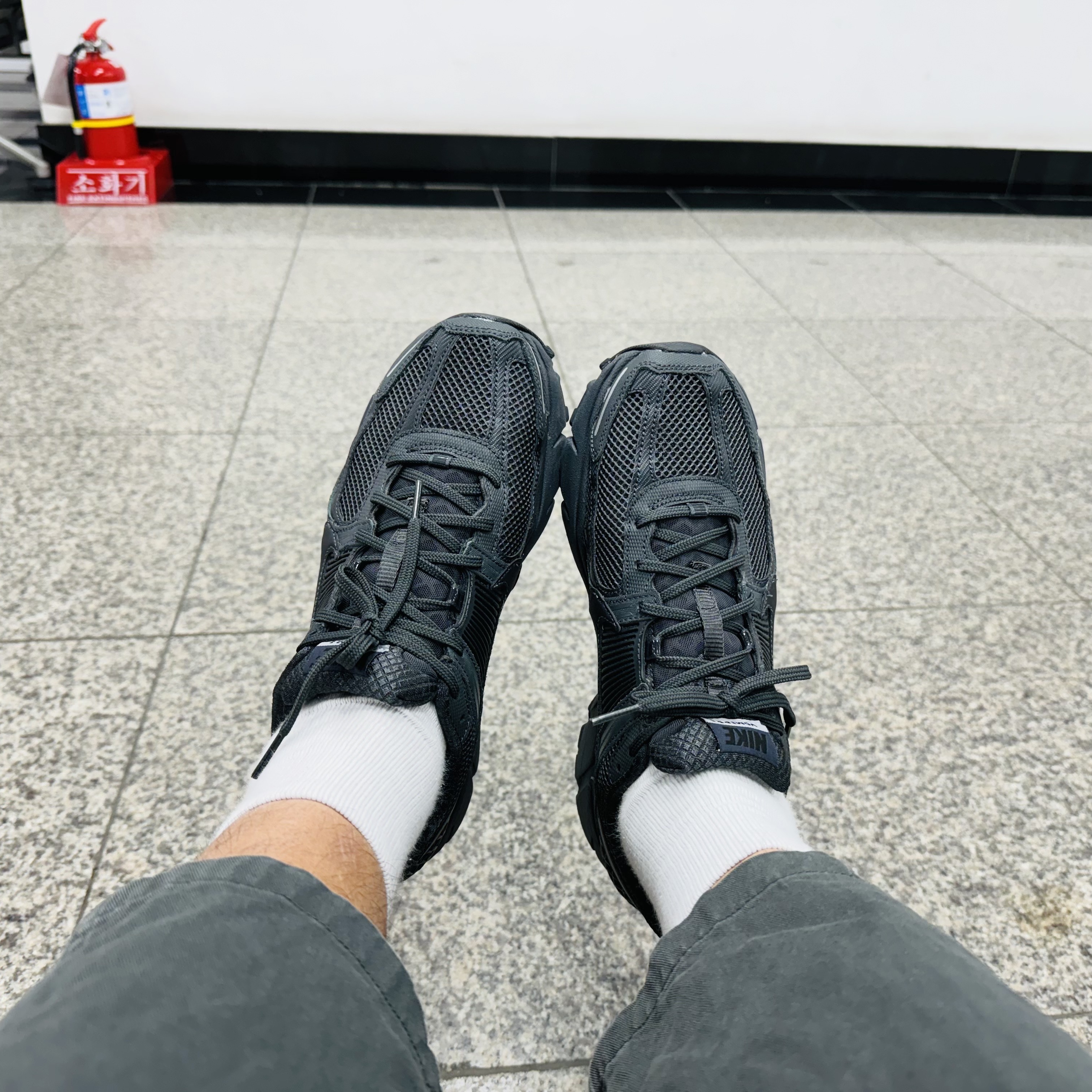 Nike Zoom Vomero 5 SP Anthracite 2023 착용 스타일