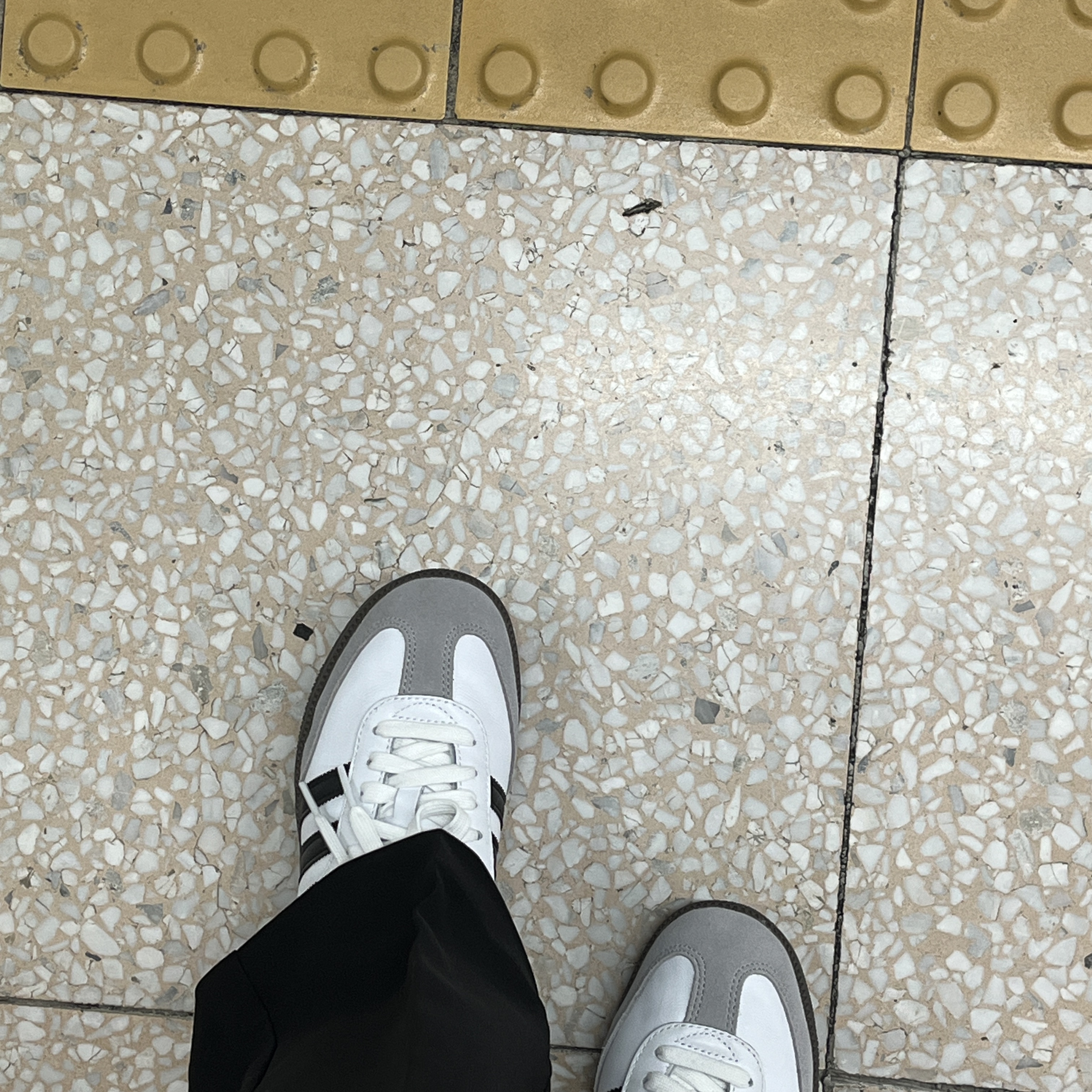 Adidas Samba OG Cloud White 착용 스타일