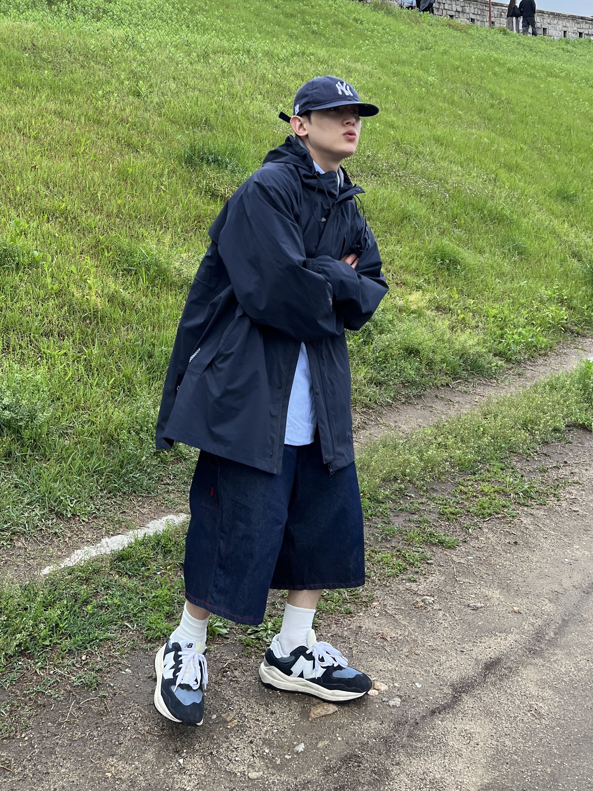 New Balance 5740 Navy 착용 스타일