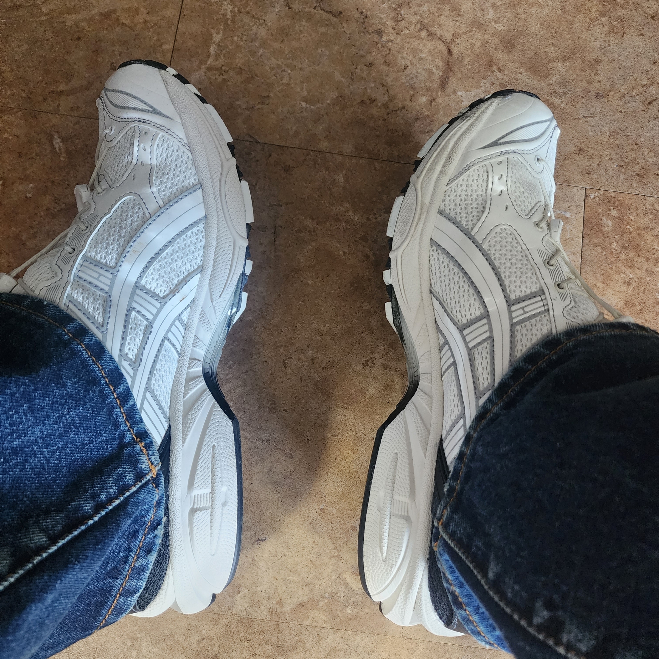 Asics x Unaffected Gel-Kayano 14 Galaxy White 착용 스타일 - 2