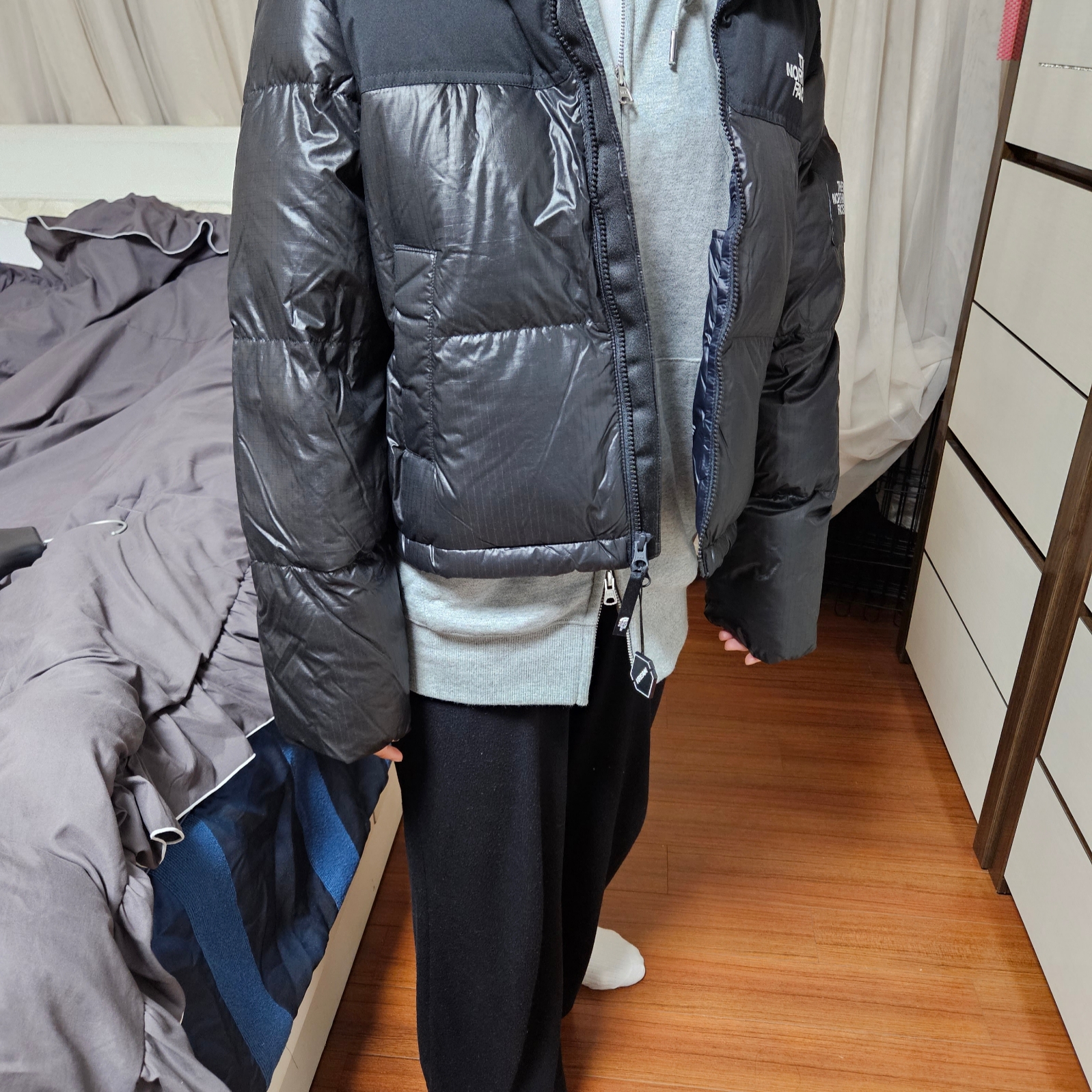 (W) The North Face White Label Novelty Nuptse Down Jacket Black 착용 스타일