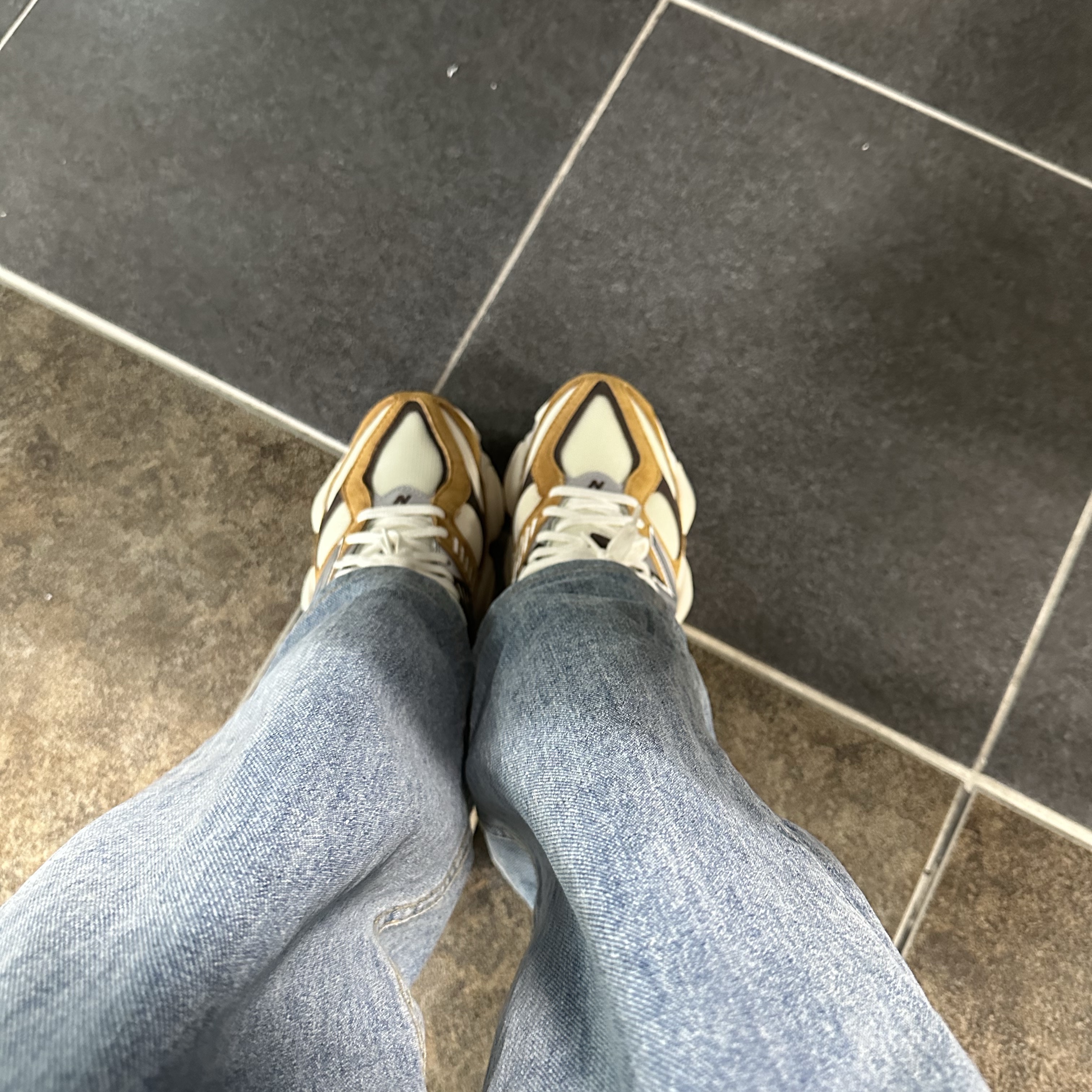 New Balance 9060 Workwear 착용 스타일