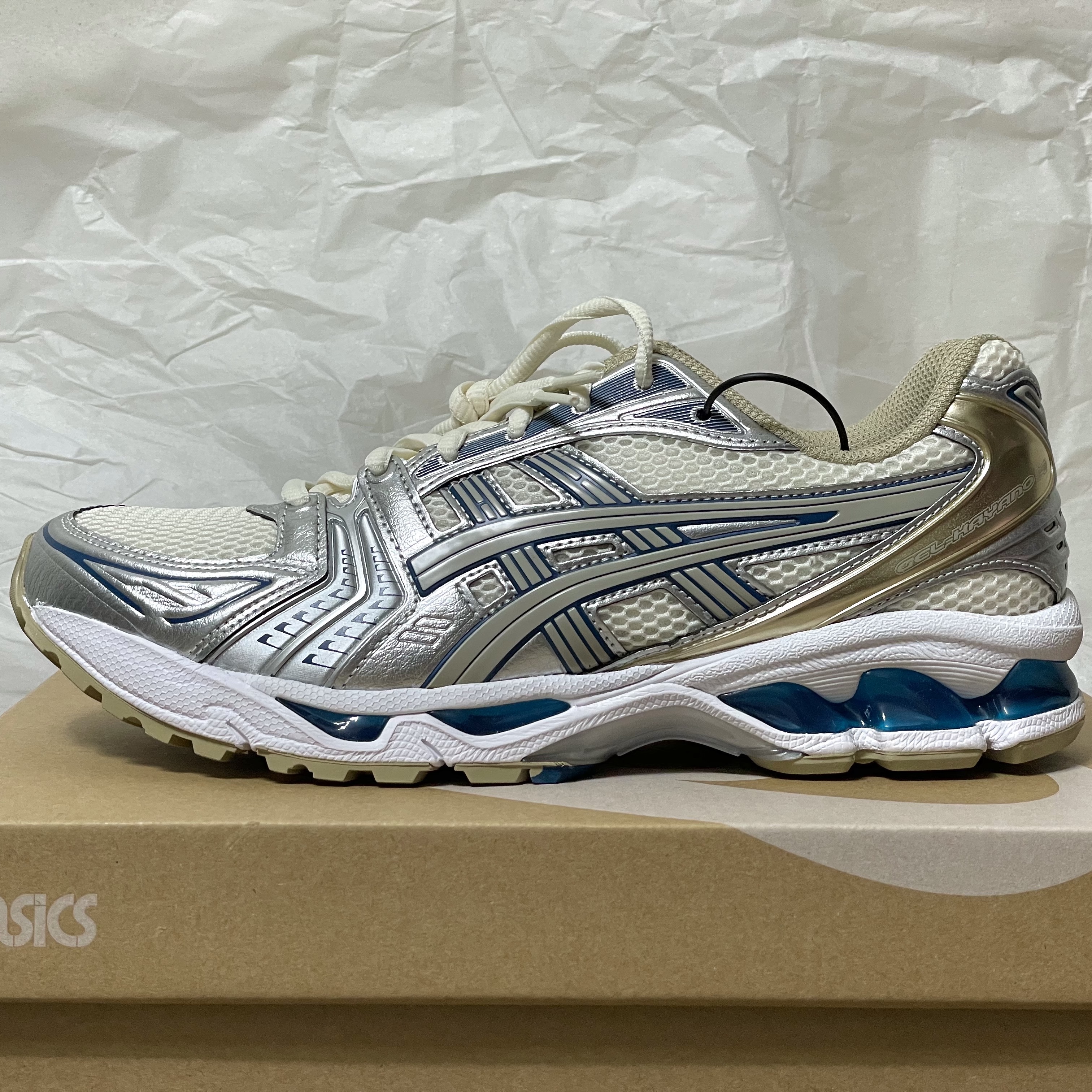 Asics Gel-Kayano 14 Cream Pure Silver 착용 스타일 - 3