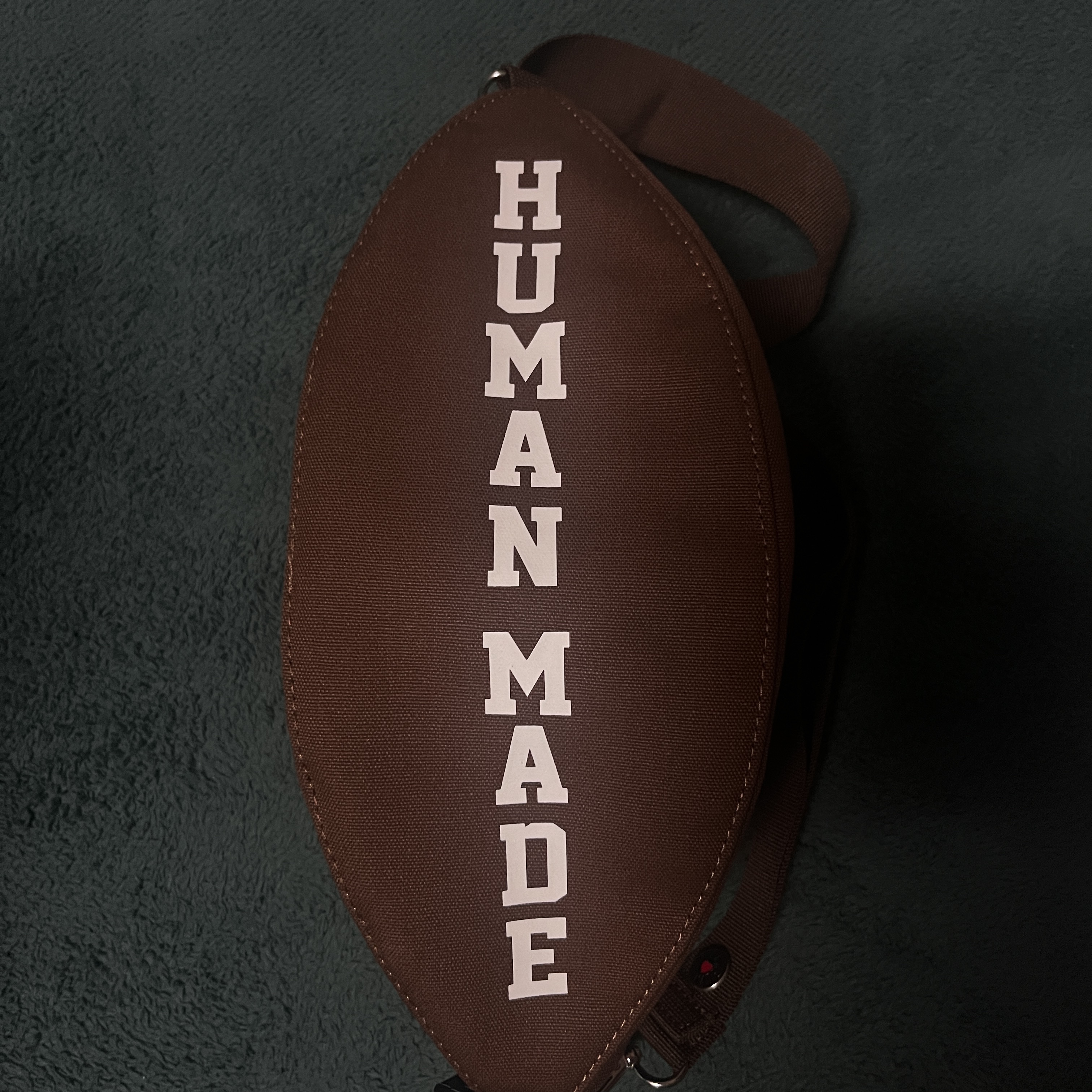 Human Made Rugby Ball Bag Brown 착용 스타일 - 2