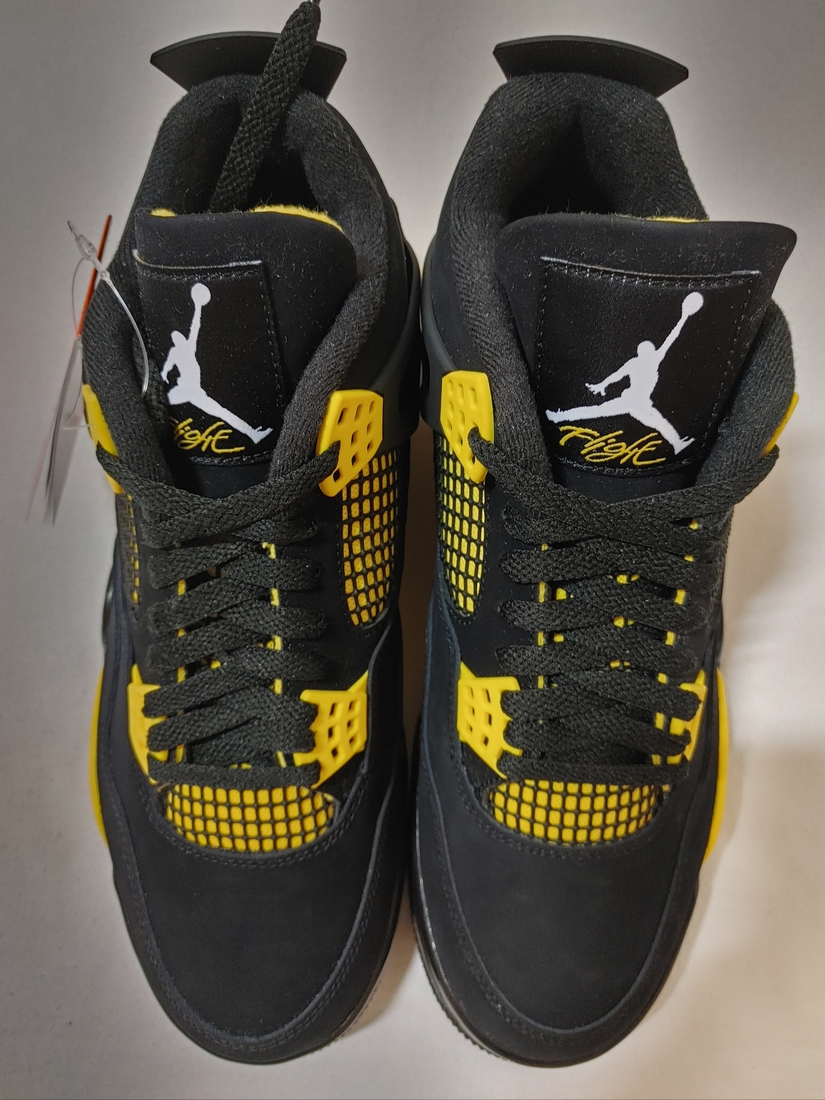 Jordan 4 Retro Thunder 2023, (GS) Jordan 4 Retro Thunder 2023 착용 스타일