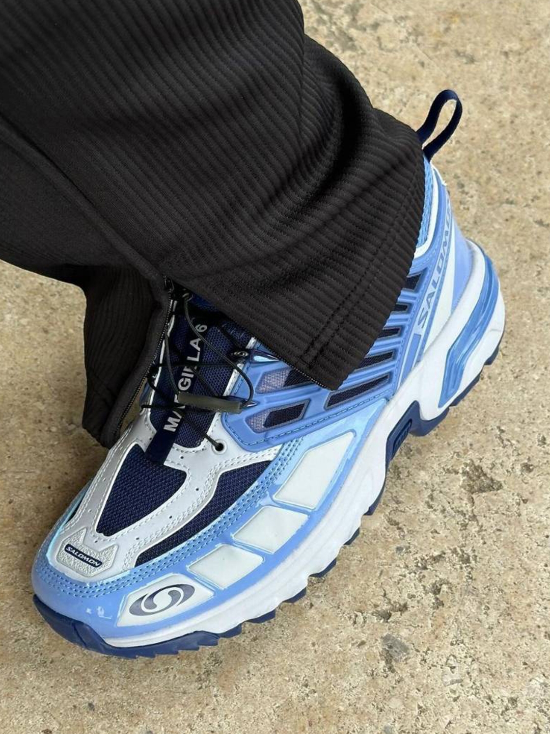 Salomon x MM6 Maison Margiela ACS Pro ADV Black Quiet Shade, Salomon x MM6 Maison Margiela ACS Pro Metal Ghost Grey 착용 스타일 - 7