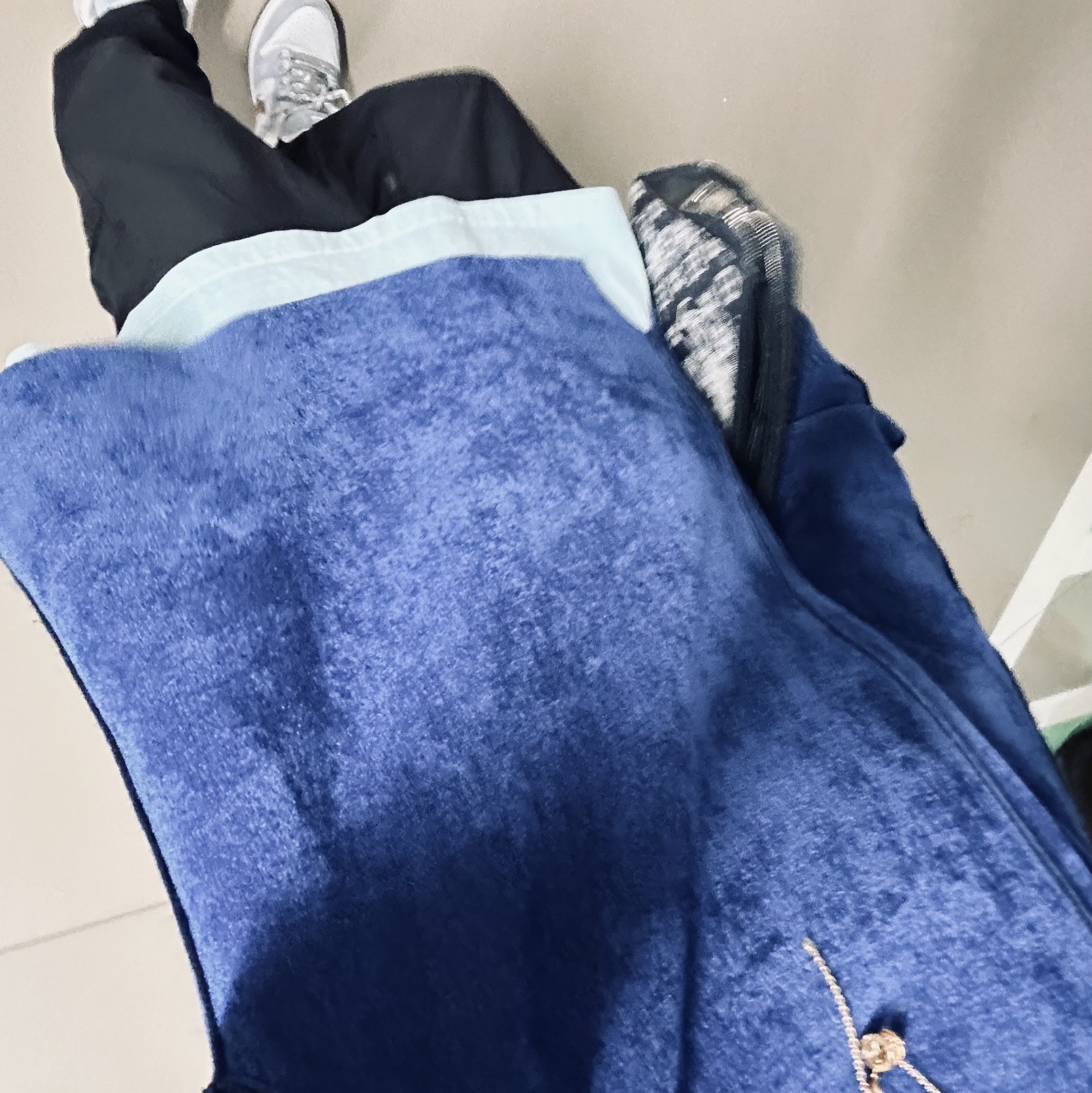 Bulgari B.Zero1 Necklace Small Round Pendant Rose Gold, Dior B27 Low-Top Sneakers Gray 착용 스타일 - 2