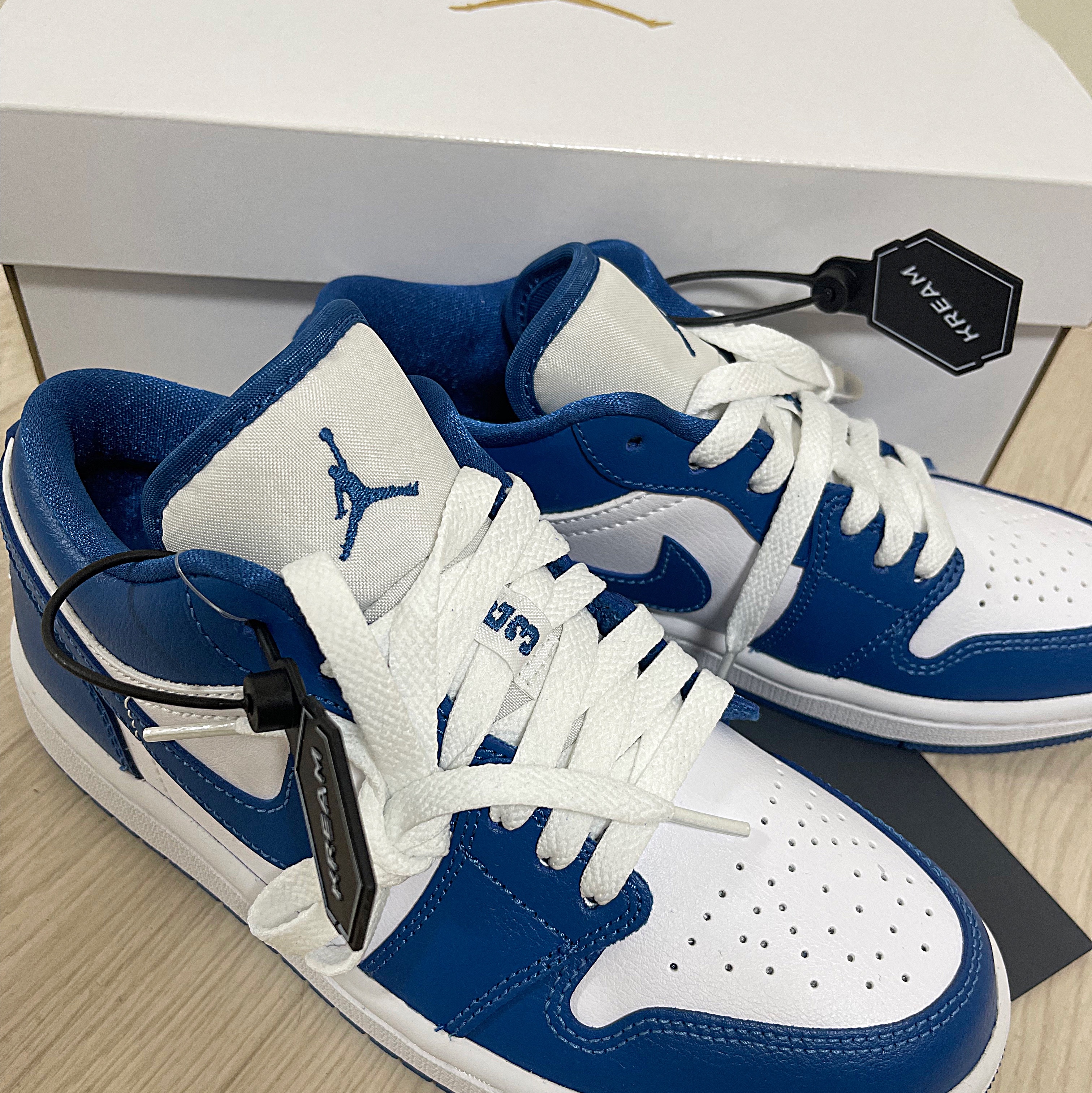 (W) Jordan 1 Low White Dark Marina Blue 착용 스타일