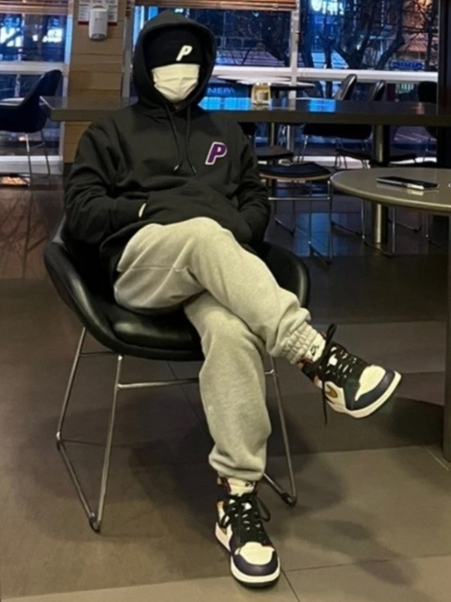 Palace Tri-Chenille Hood Black - 21FW, Palace JCDC2 Hood Black - 20SS 착용 스타일 - 4