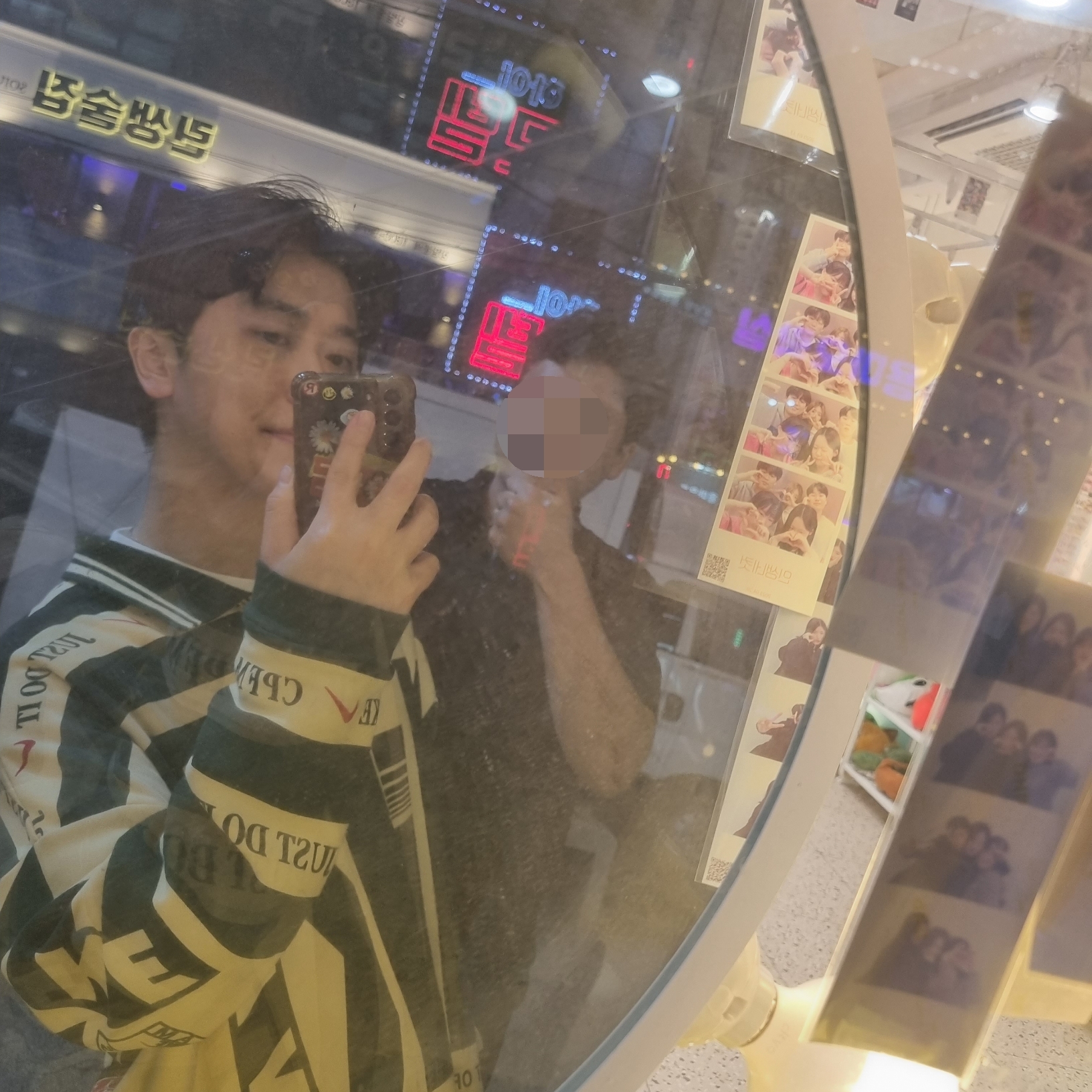 Supreme Hanes Tagless T-Shirt White (3 Pack), Nike x Cactus Plant Flea Market Long Sleeve Polo Natural - Asia 착용 스타일