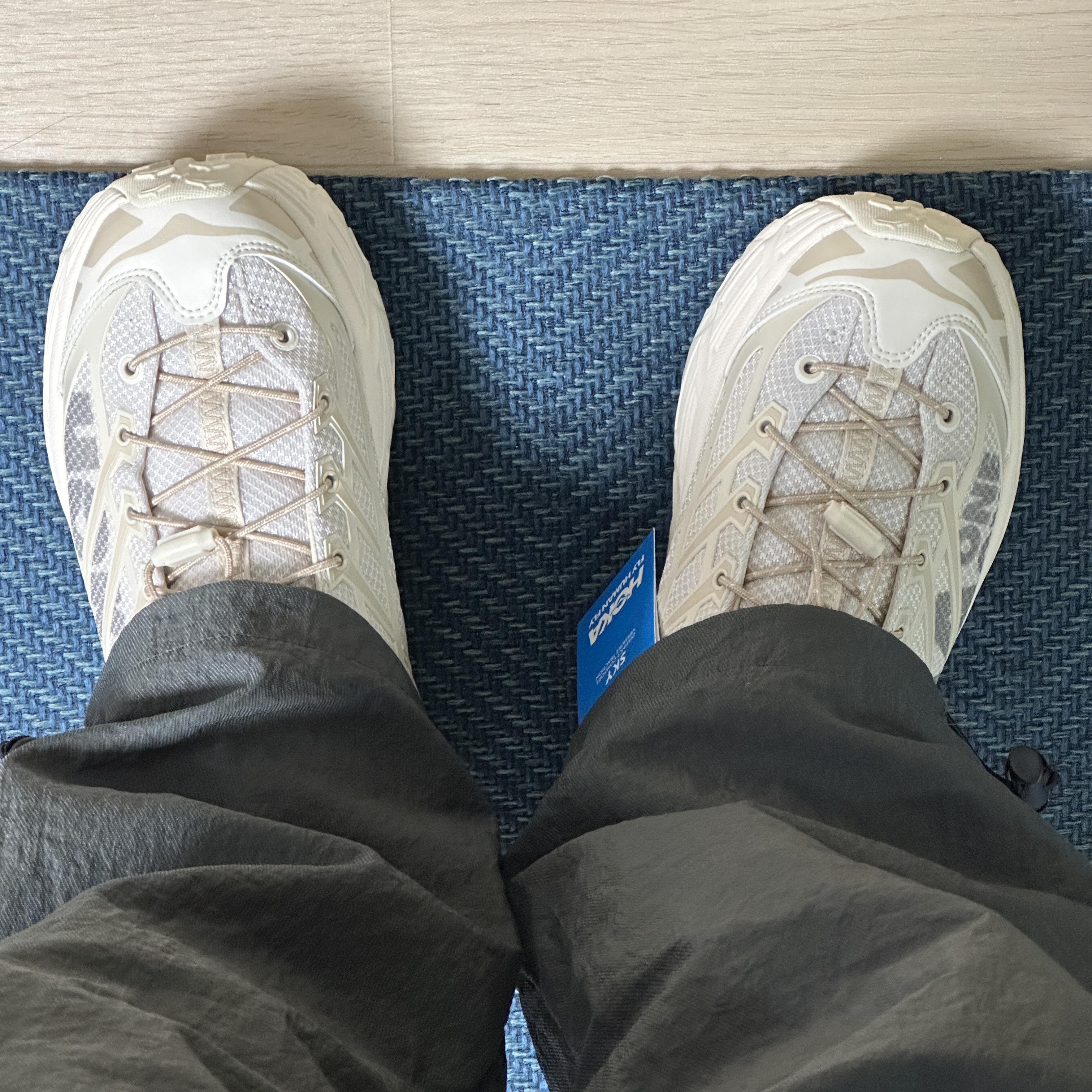 Hoka Mafate Three 2 Eggnog Shifting Sand 착용 스타일