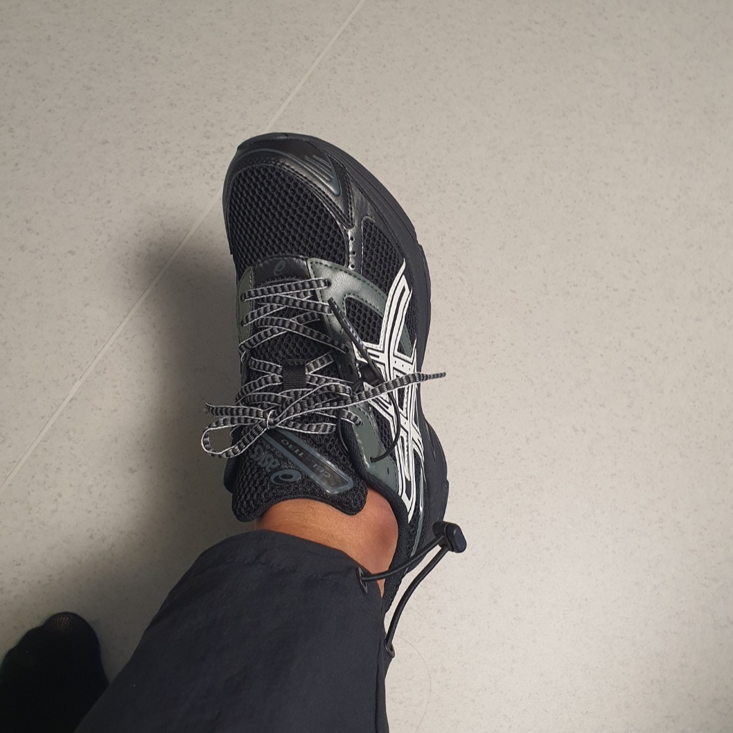 Asics Gel-1130 Black Glacier Grey - Folder Exclusive 착용 스타일