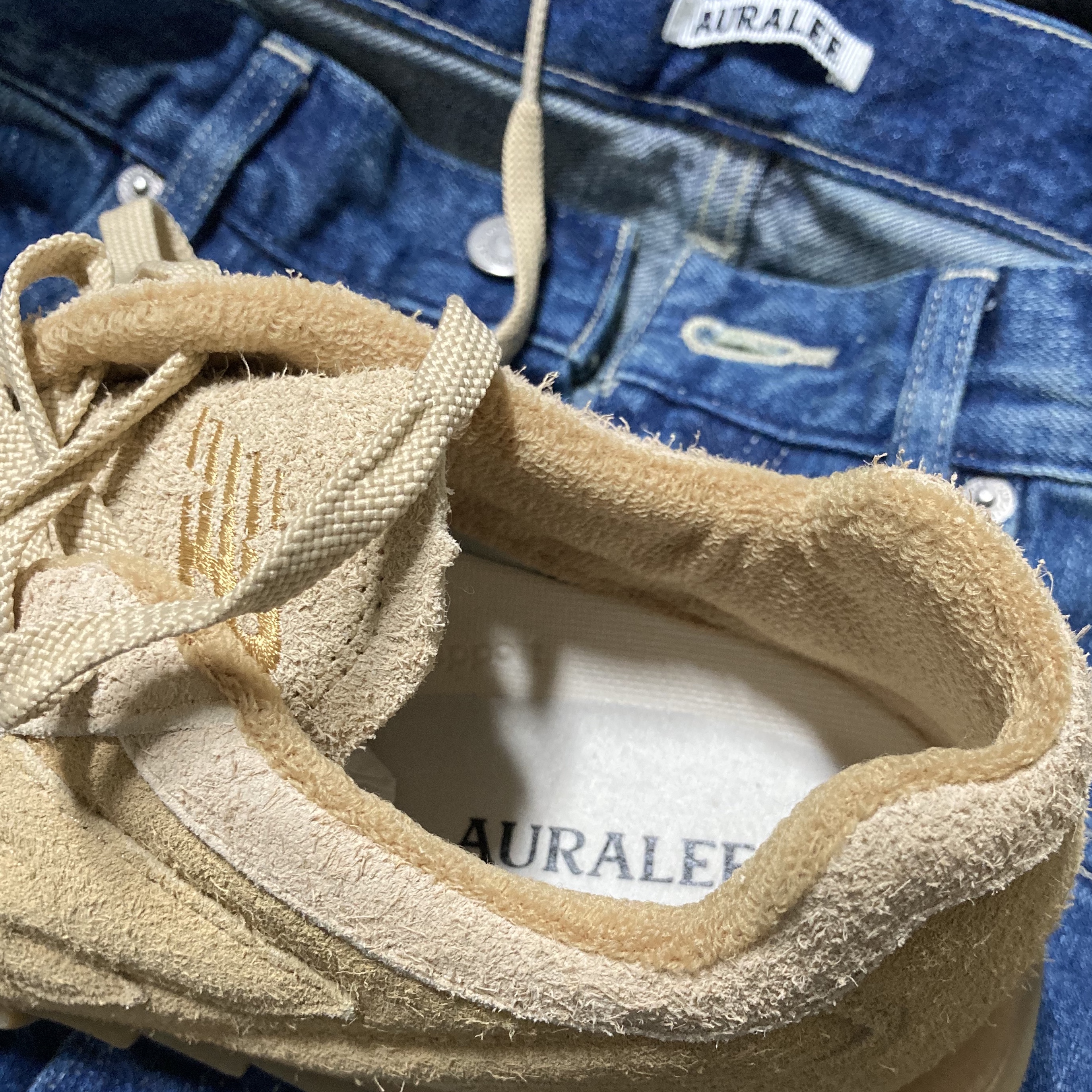 New Balance x Auralee RC30 Tan Orange, Auralee Selvedge Faded Light Denim Pants Lightning Effect Indigo - 23SS 착용 스타일 - 2
