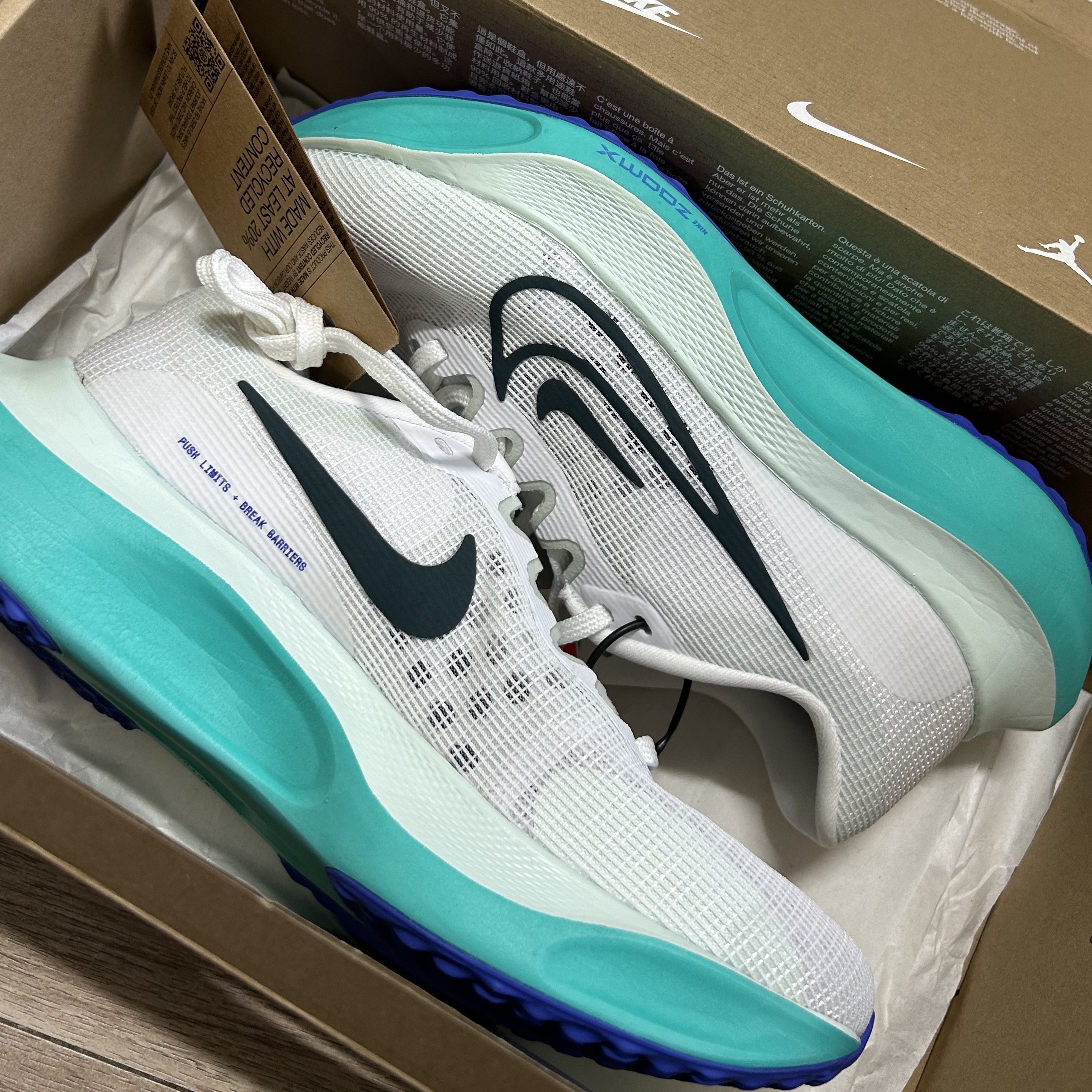 (W) Nike Zoom Fly 5 White Clear Jade 착용 스타일