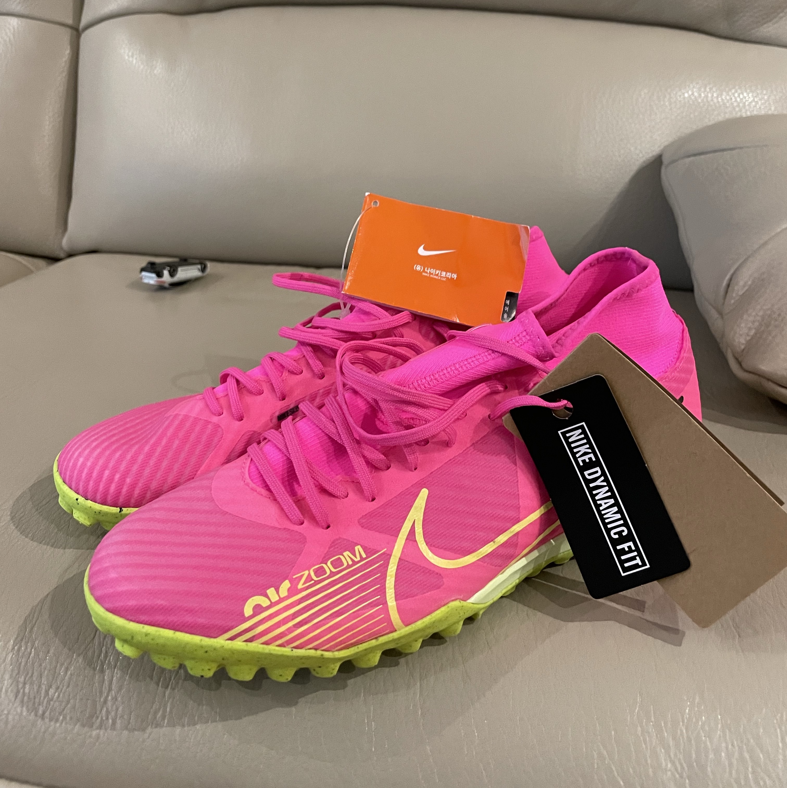 Nike Zoom Mercurial Superfly 9 Academy TF Pink Blast 착용 스타일