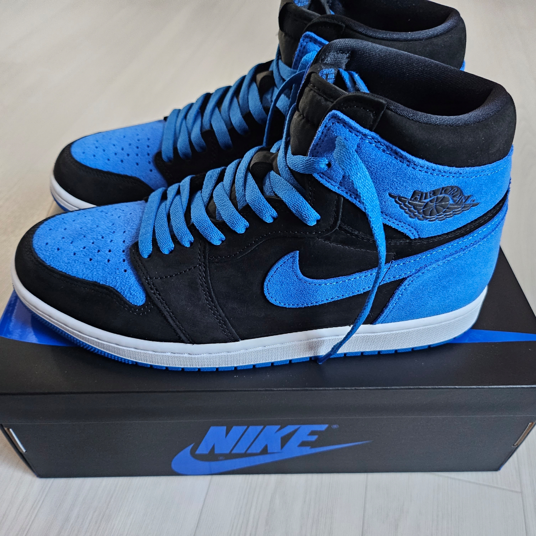 Jordan 1 Retro High OG Royal Reimagined 착용 스타일 - 2