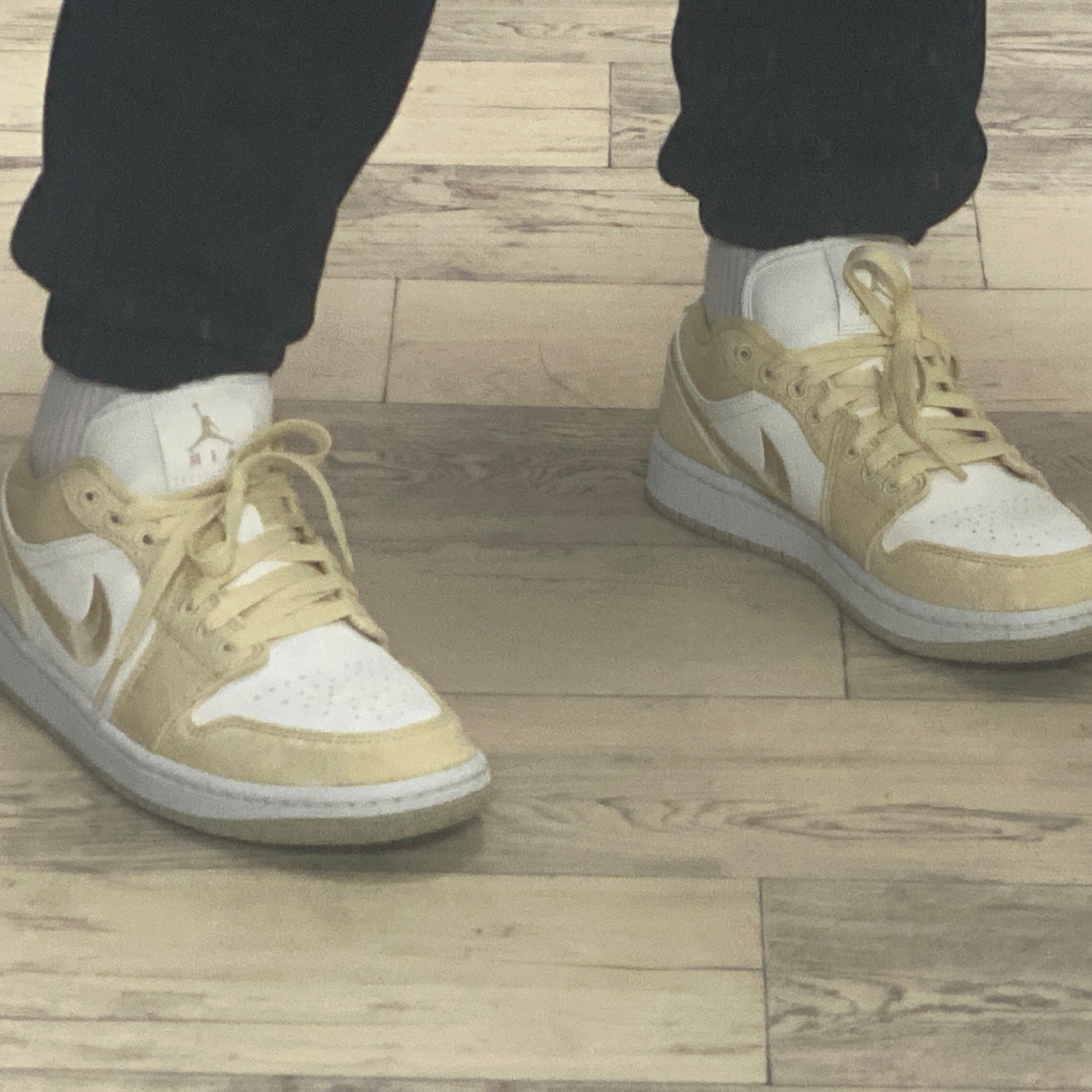 (W) Jordan 1 Low SE Team Gold Sail 착용 스타일