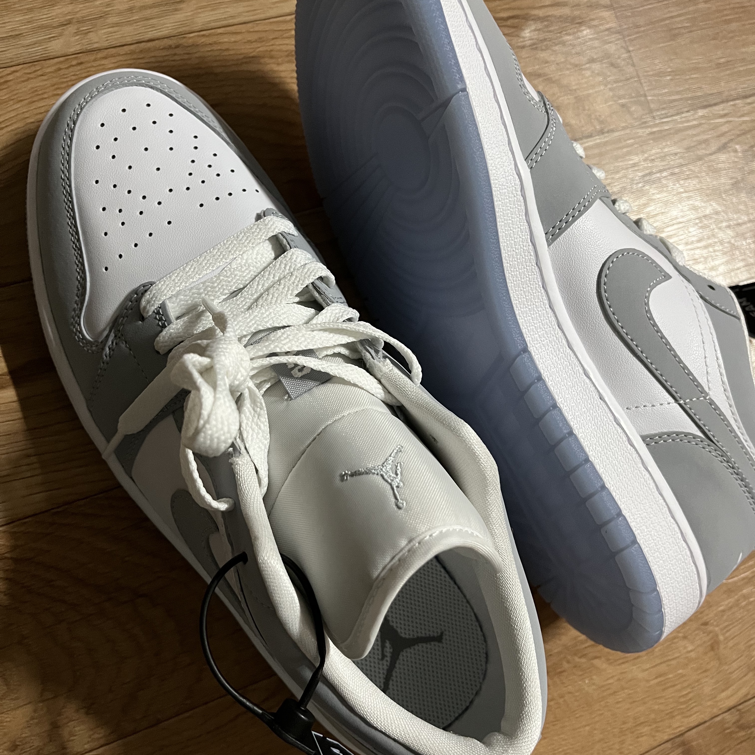 (W) Jordan 1 Low White Wolf Grey 착용 스타일