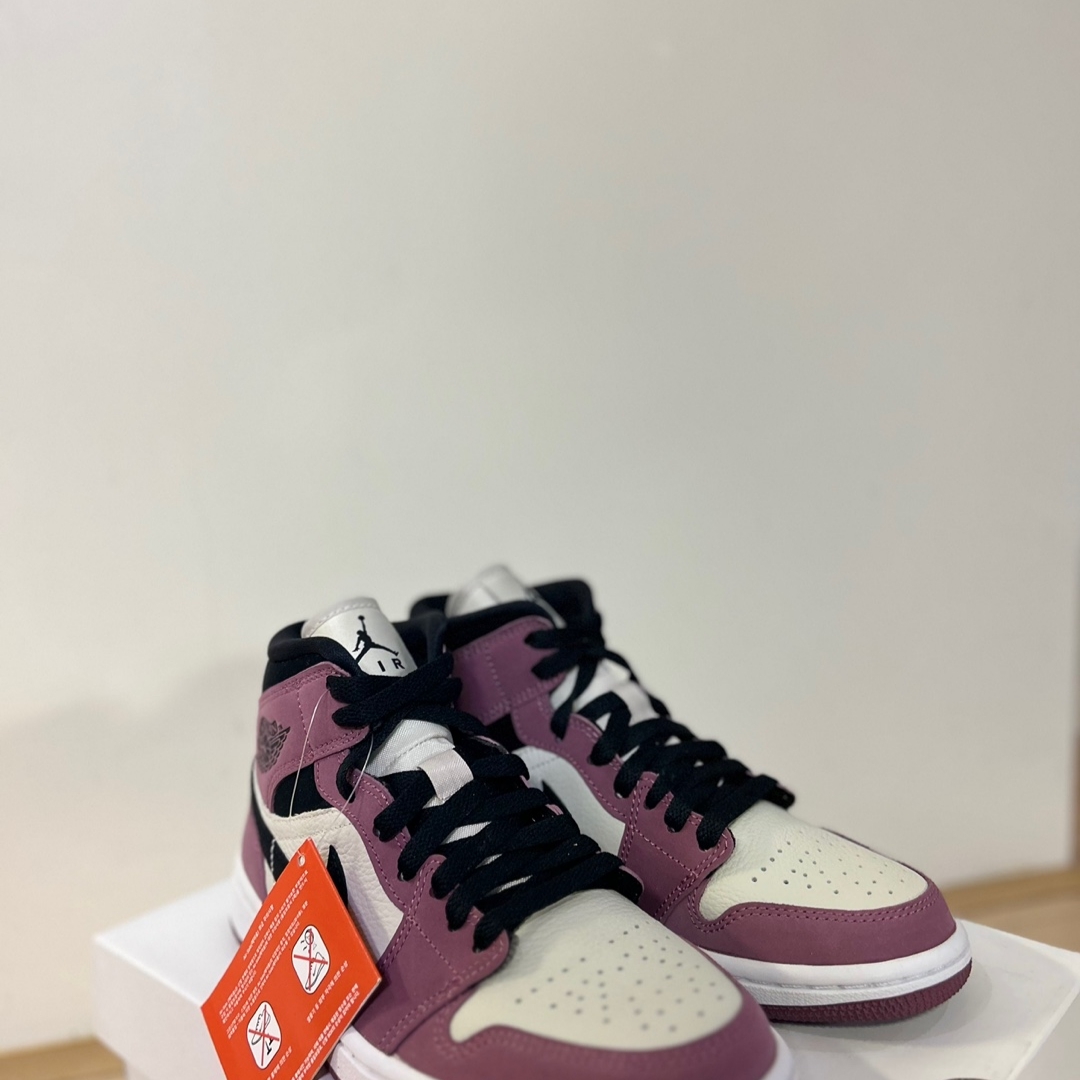 (W) Jordan 1 Mid SE Light Mulberry 착용 스타일