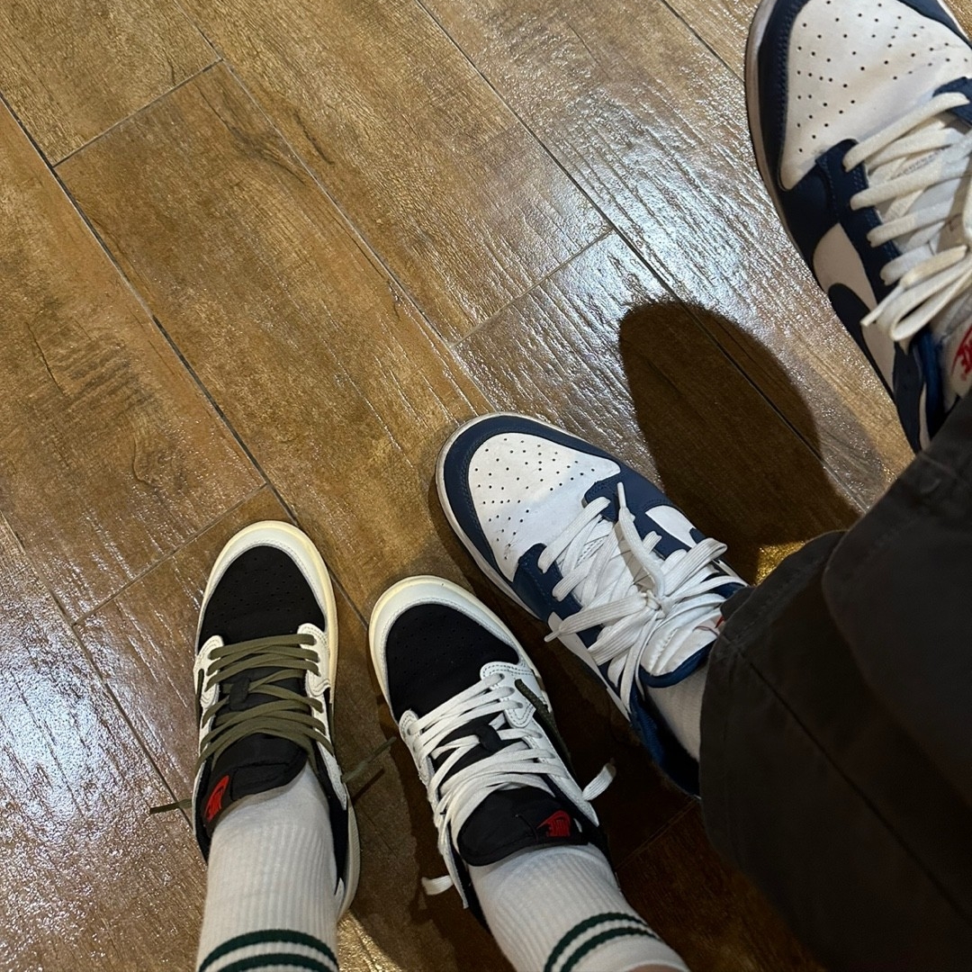 (W) Jordan 1 x Travis Scott Retro Low OG SP Medium Olive 착용 스타일