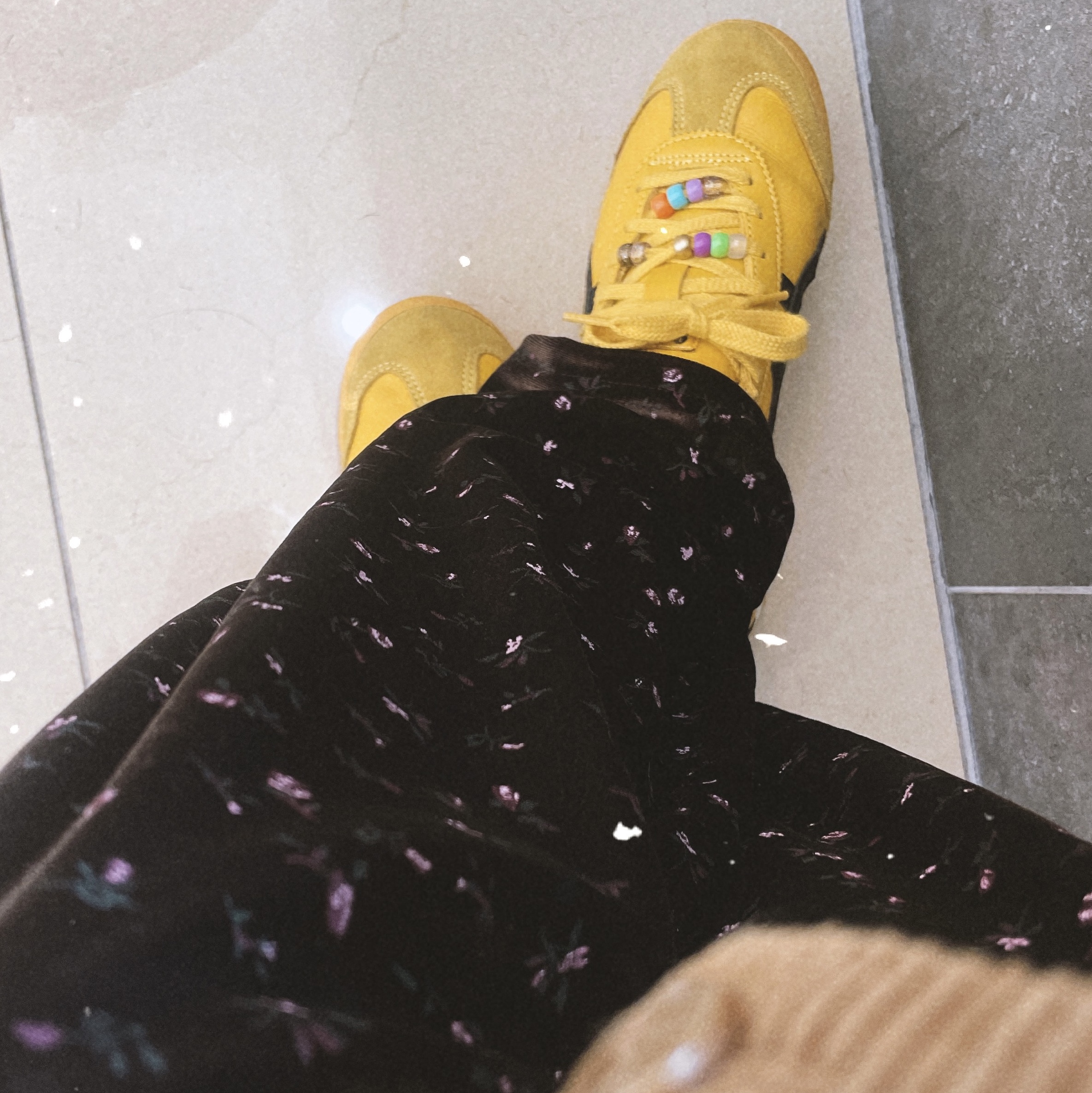 Onitsuka Tiger Mexico 66 Yellow Black 착용 스타일 - 2