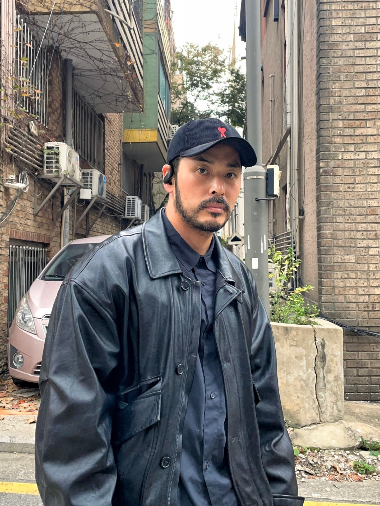 AMI de Coeur Corduroy Baseball Cap Black, New Balance 992 Made in USA Grey - D Standard 착용 스타일 - 3