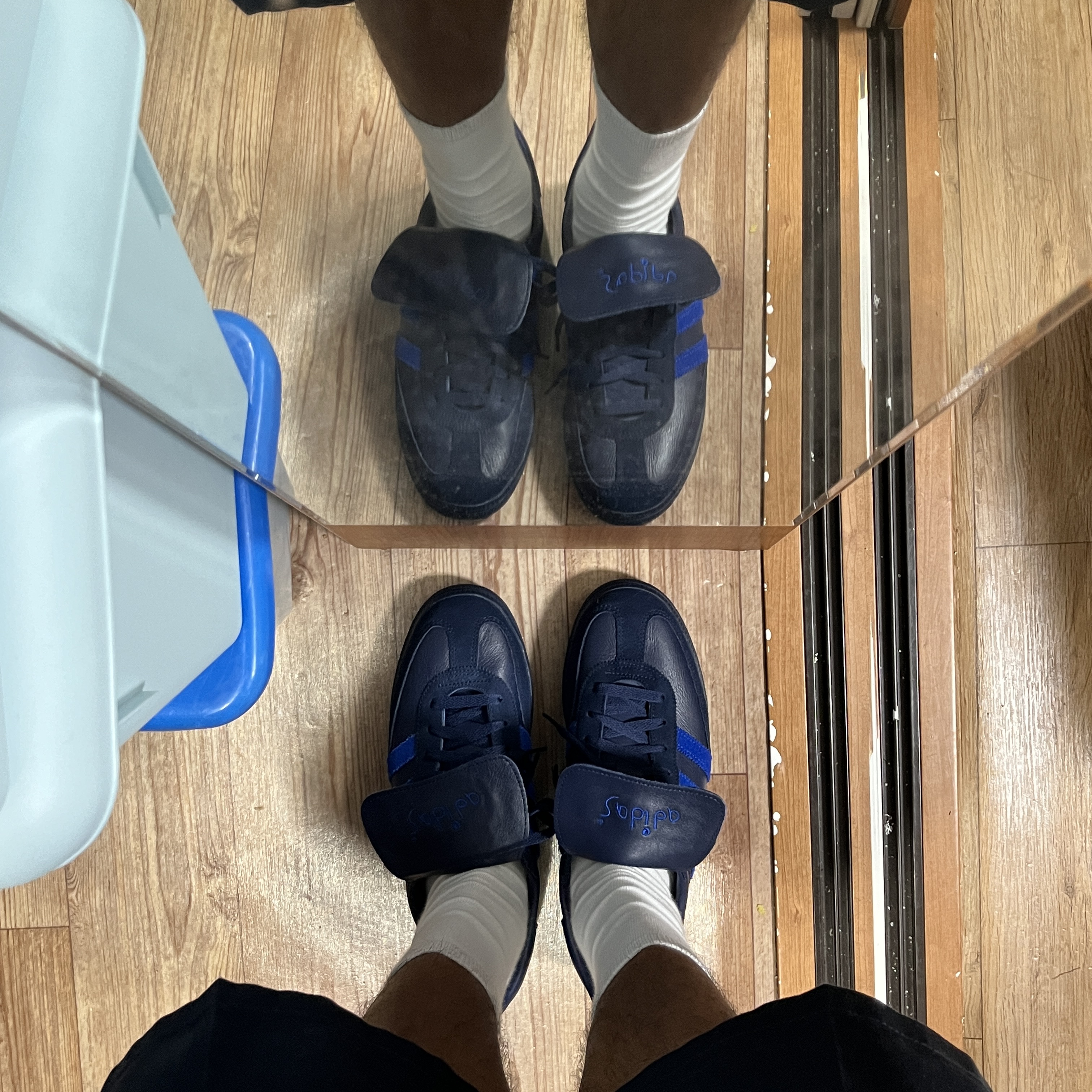 Adidas Spezial Handball Night Indigo Power Blue 착용 스타일 - 1
