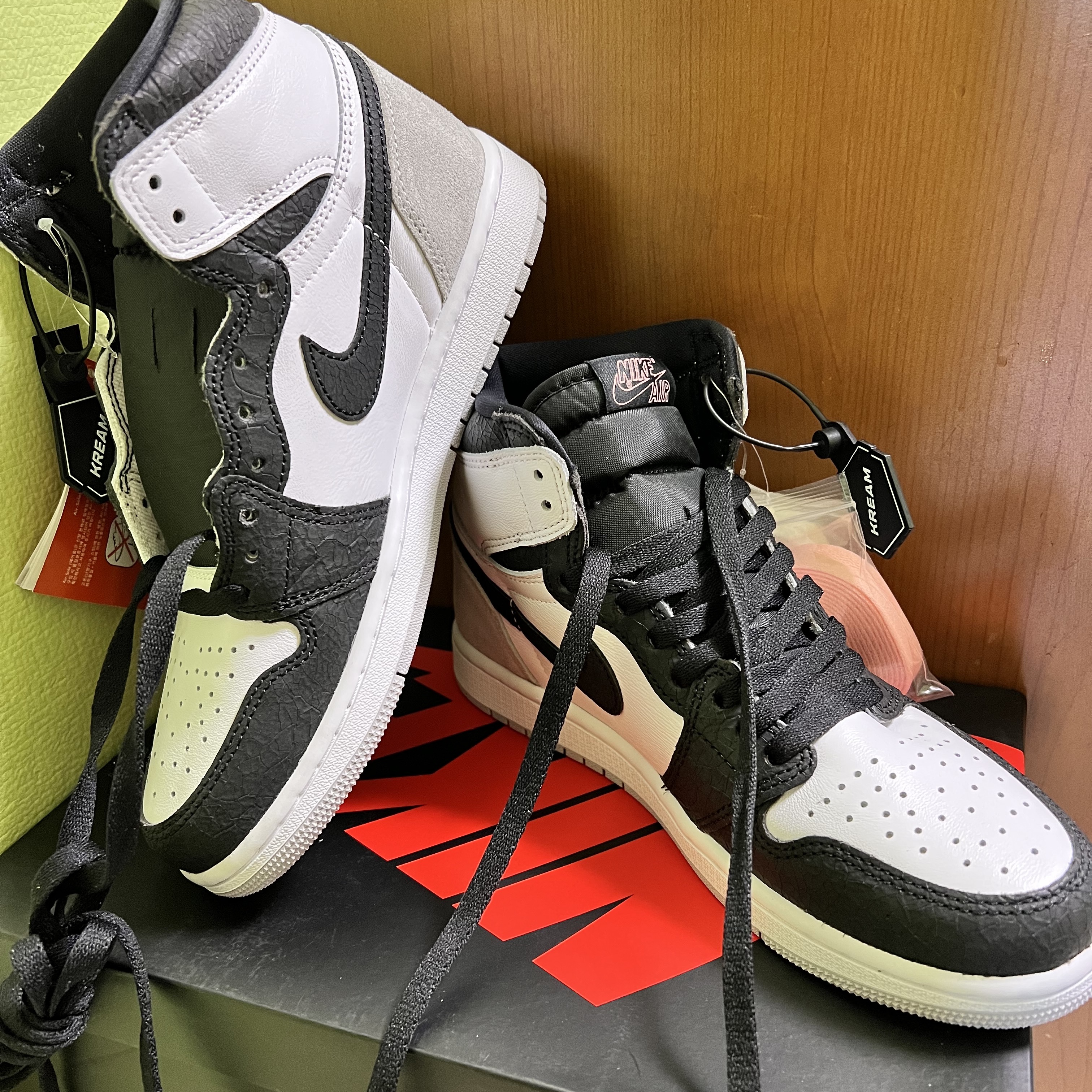 Jordan 1 Retro High OG Bleached Coral 착용 스타일 - 1