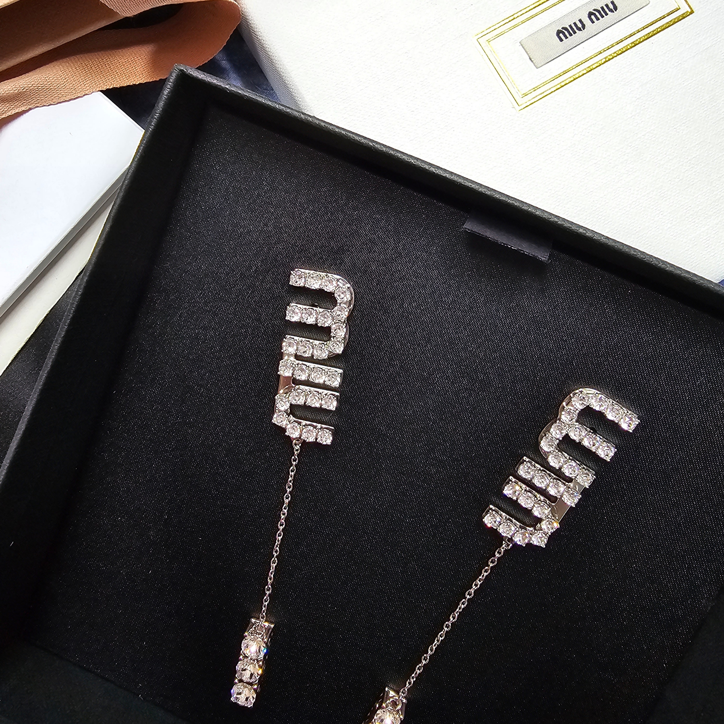 (W) Miu Miu Pendant Earrings with Crystals Steel Crystal 착용 스타일