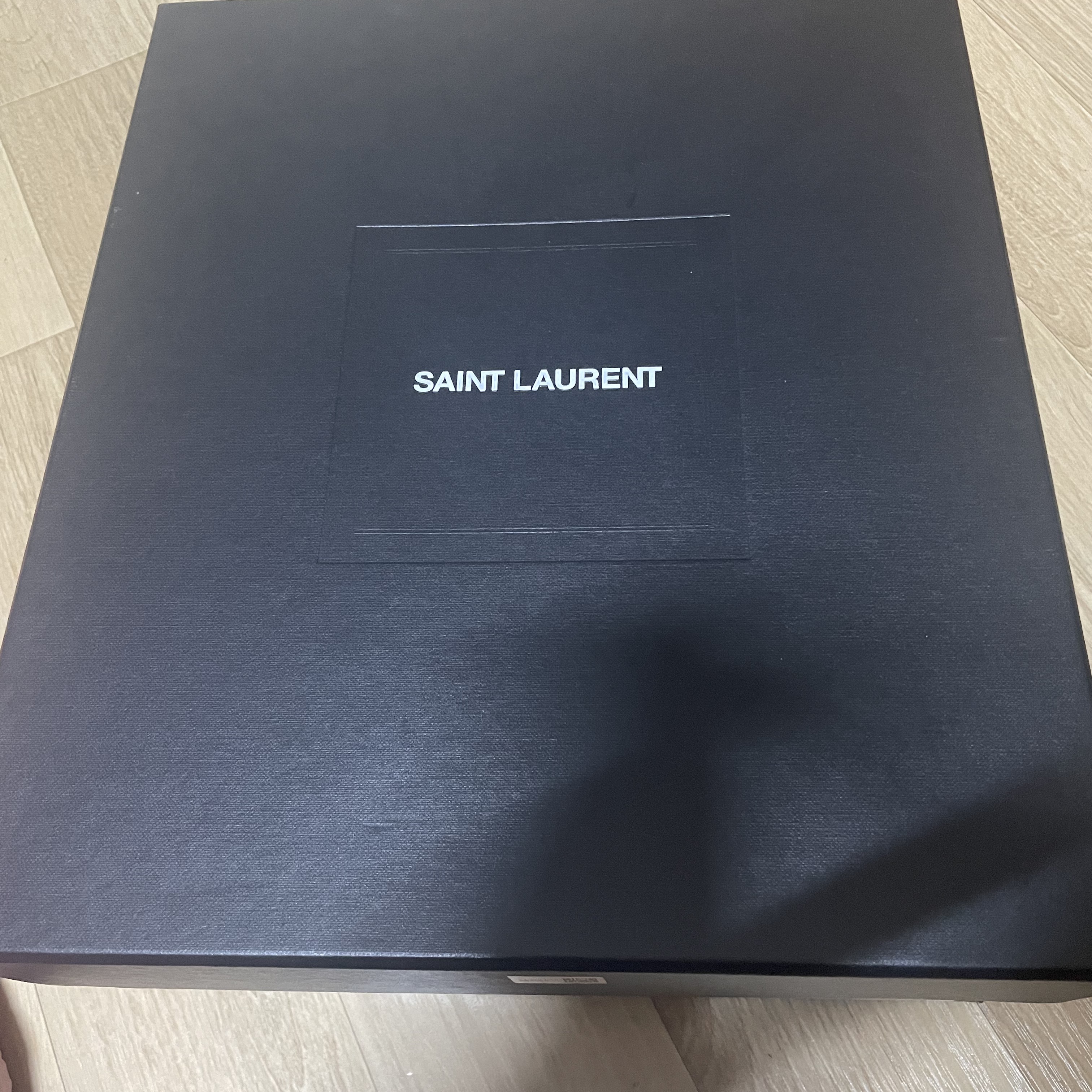 Saint Laurent Wyatt Chelsea Boots in Smooth Leather Black 착용 스타일 - 2