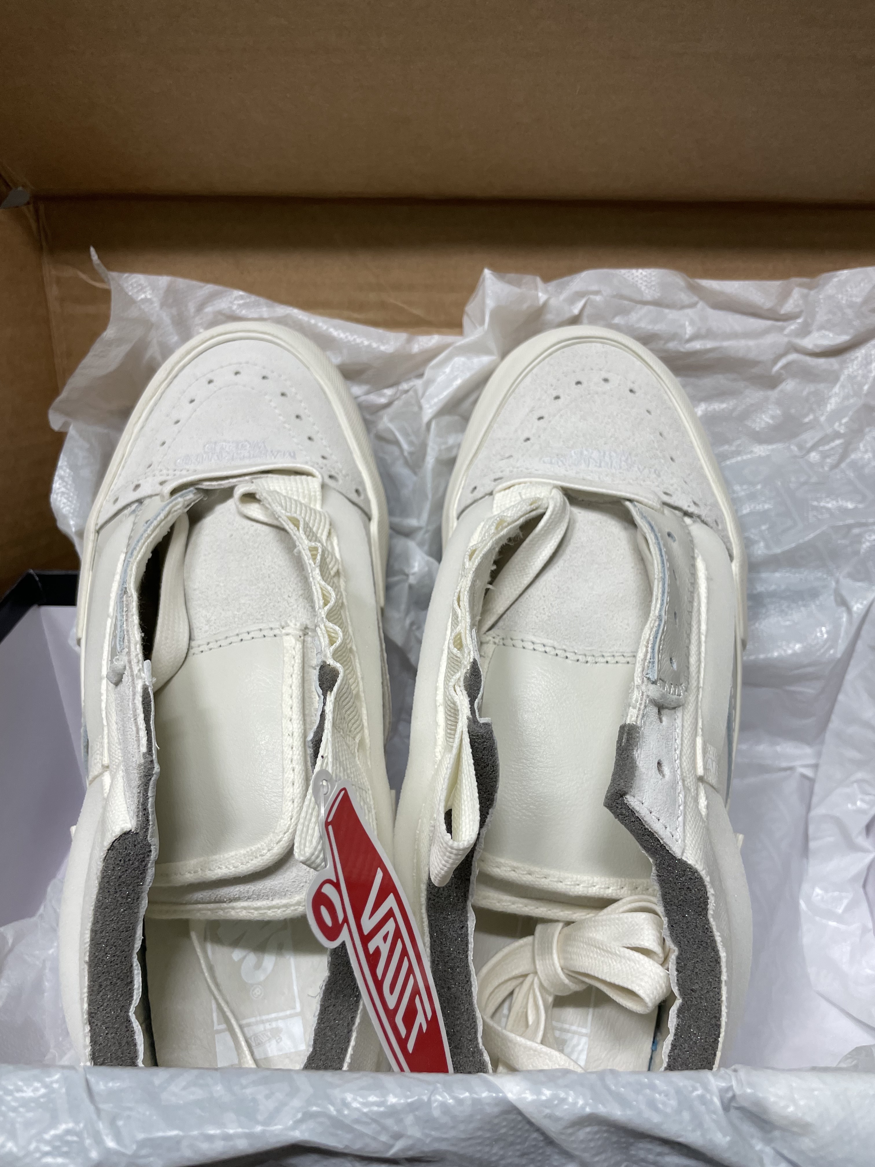 Vans Vault x Mastermind x END. Old Skool Cap LX Marshmallow 착용 스타일 - 2
