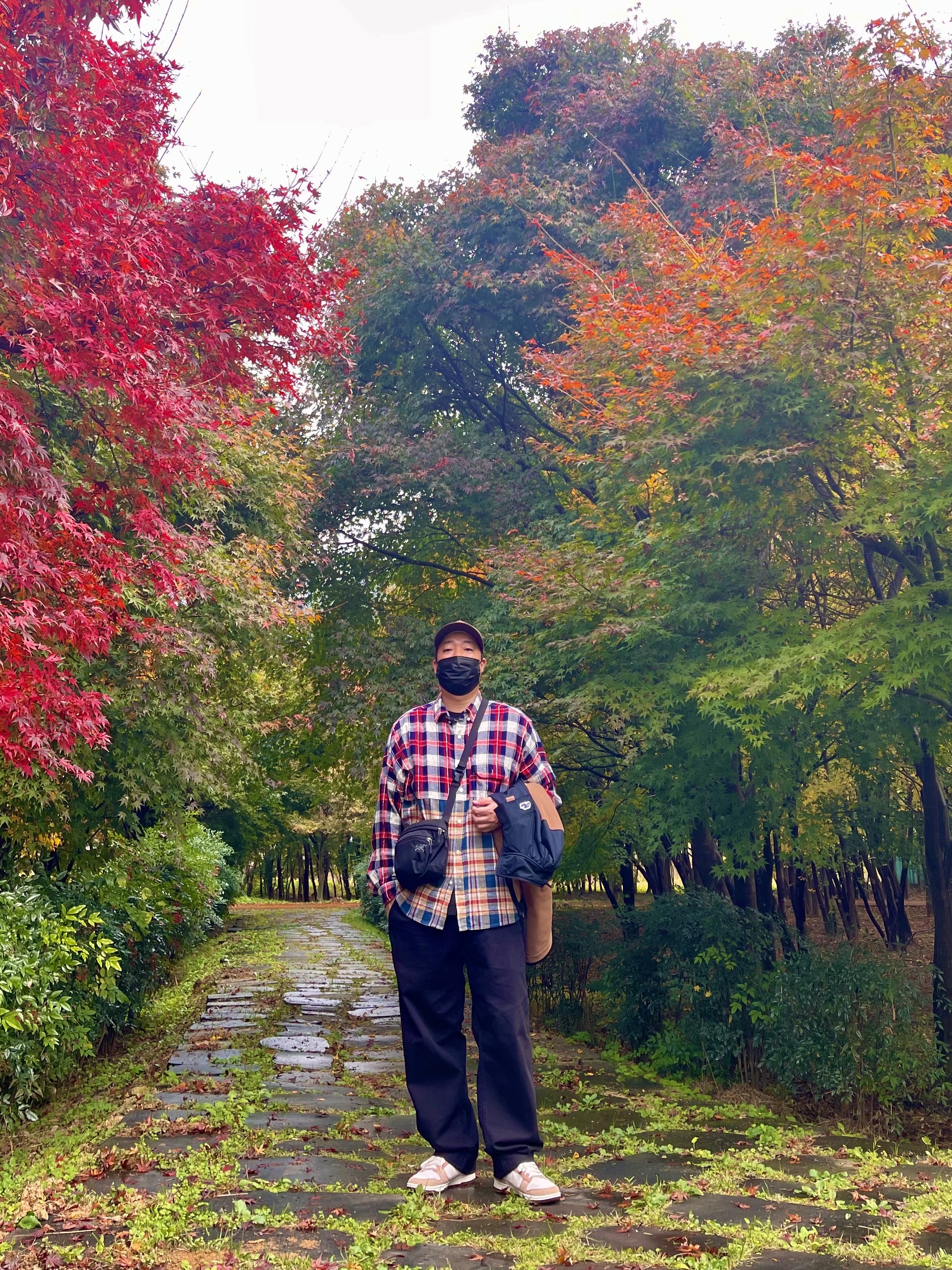 Palace Checkmate Drop Shoulder Shirt Red - 23FW, Arc'teryx Mantis 2 Waistpack Black 착용 스타일 - 1