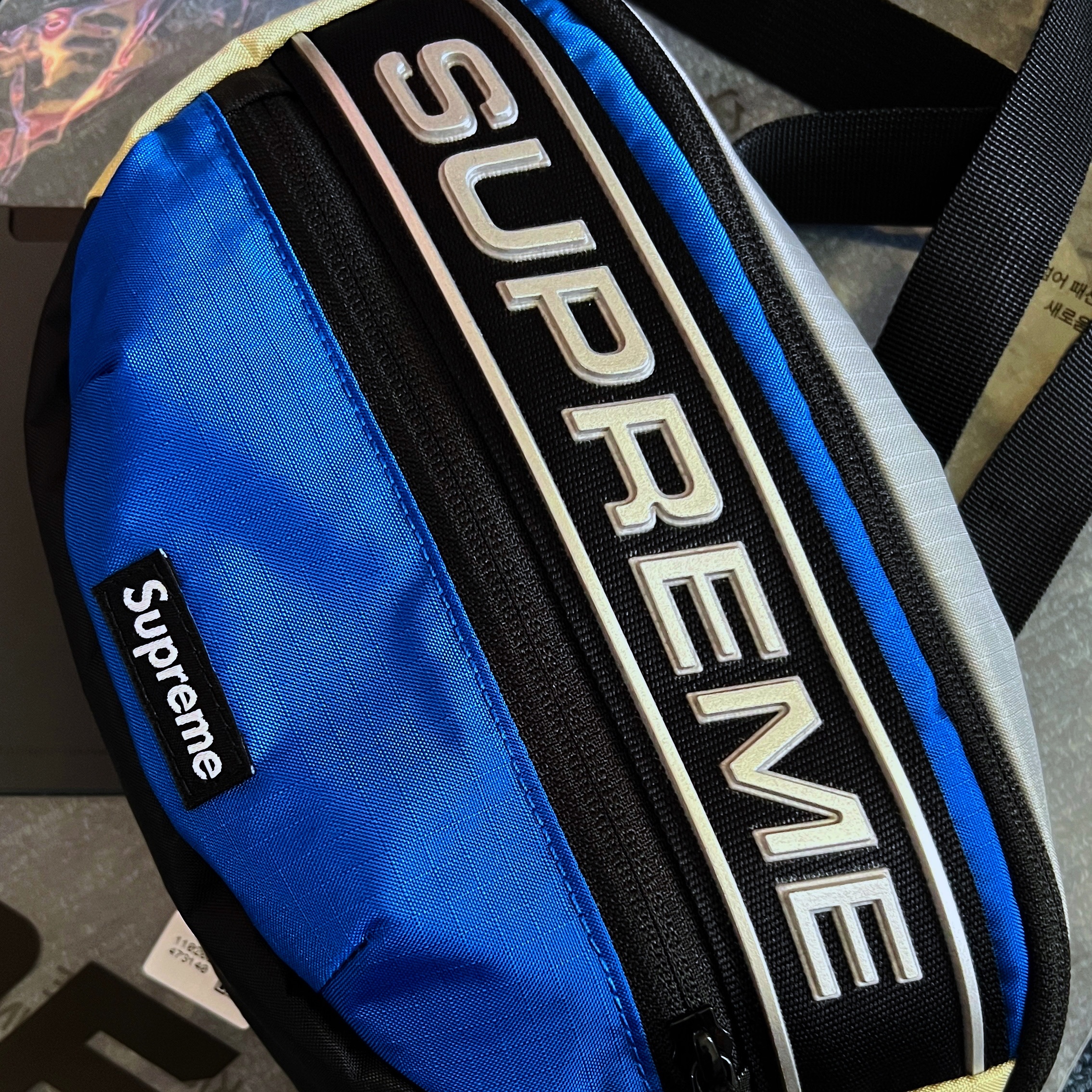 Supreme Waist Bag Blue - 23FW 착용 스타일